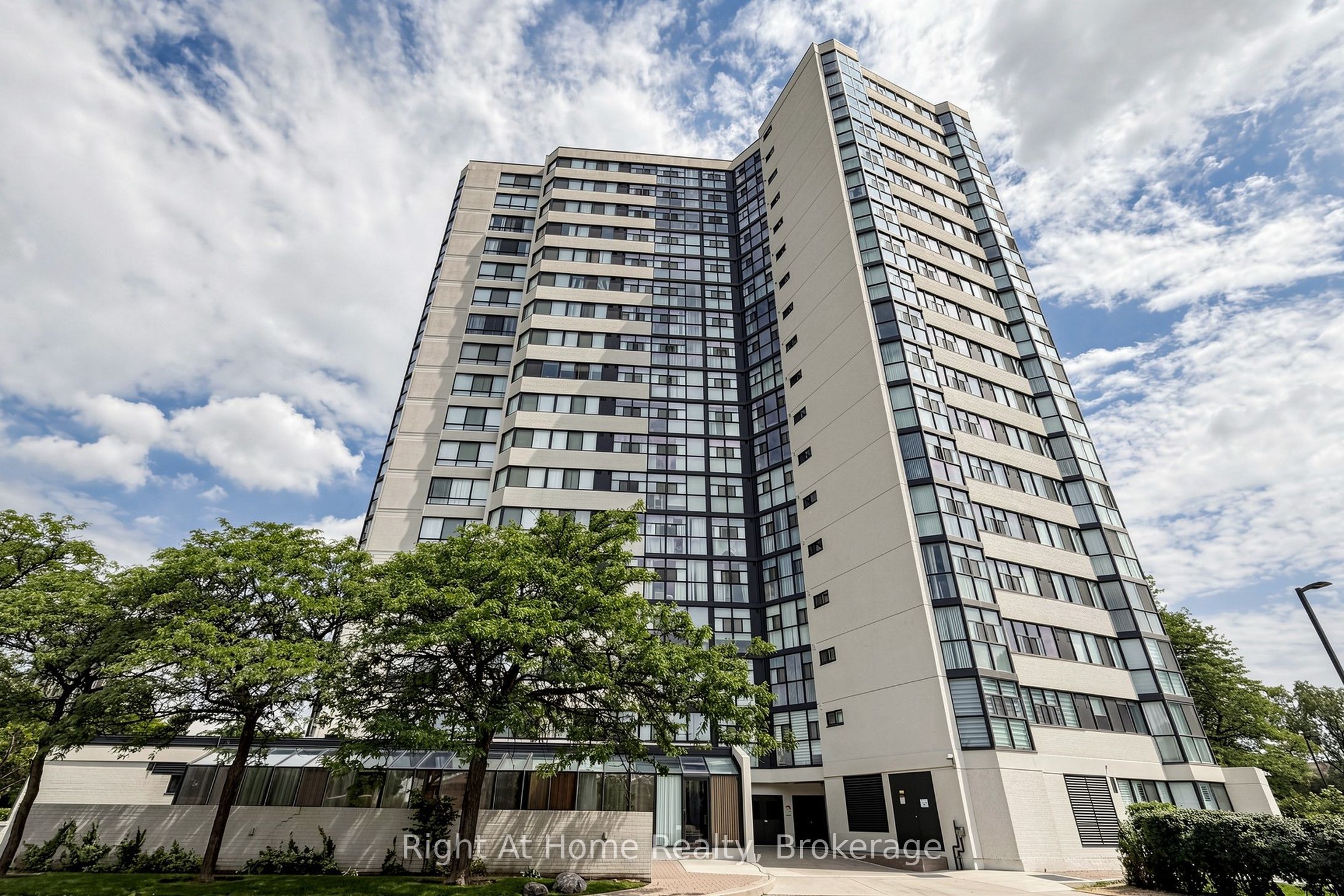 Unit 1509 - 1360 Rathburn Road E, Mississauga 2