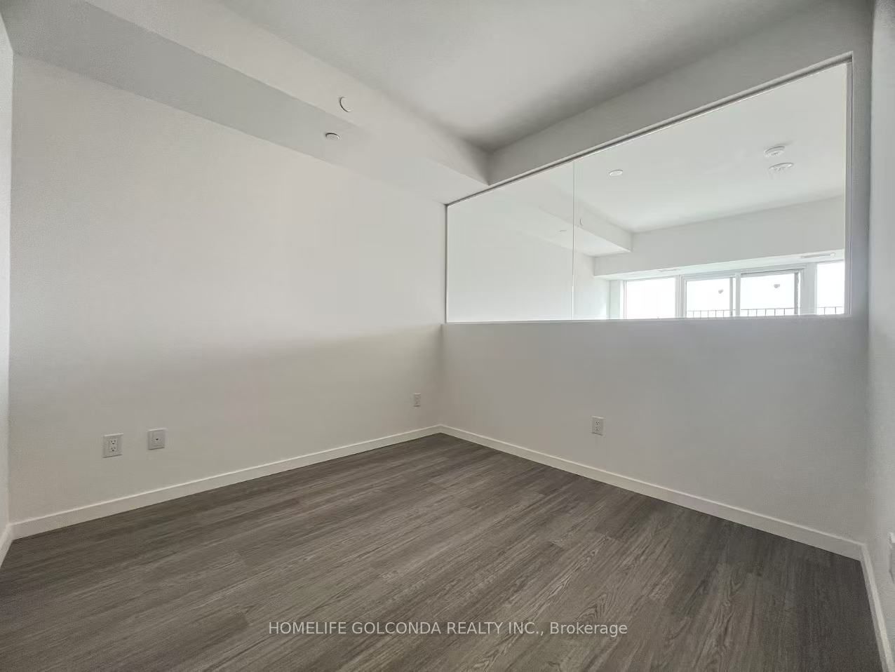 Unit 423 - 689 The Queensway, Etobicoke 3