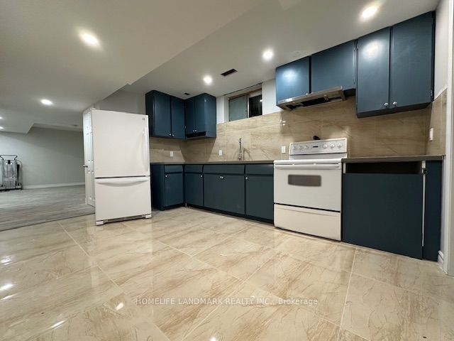 542 Wingrove Crescent, Oakville 2