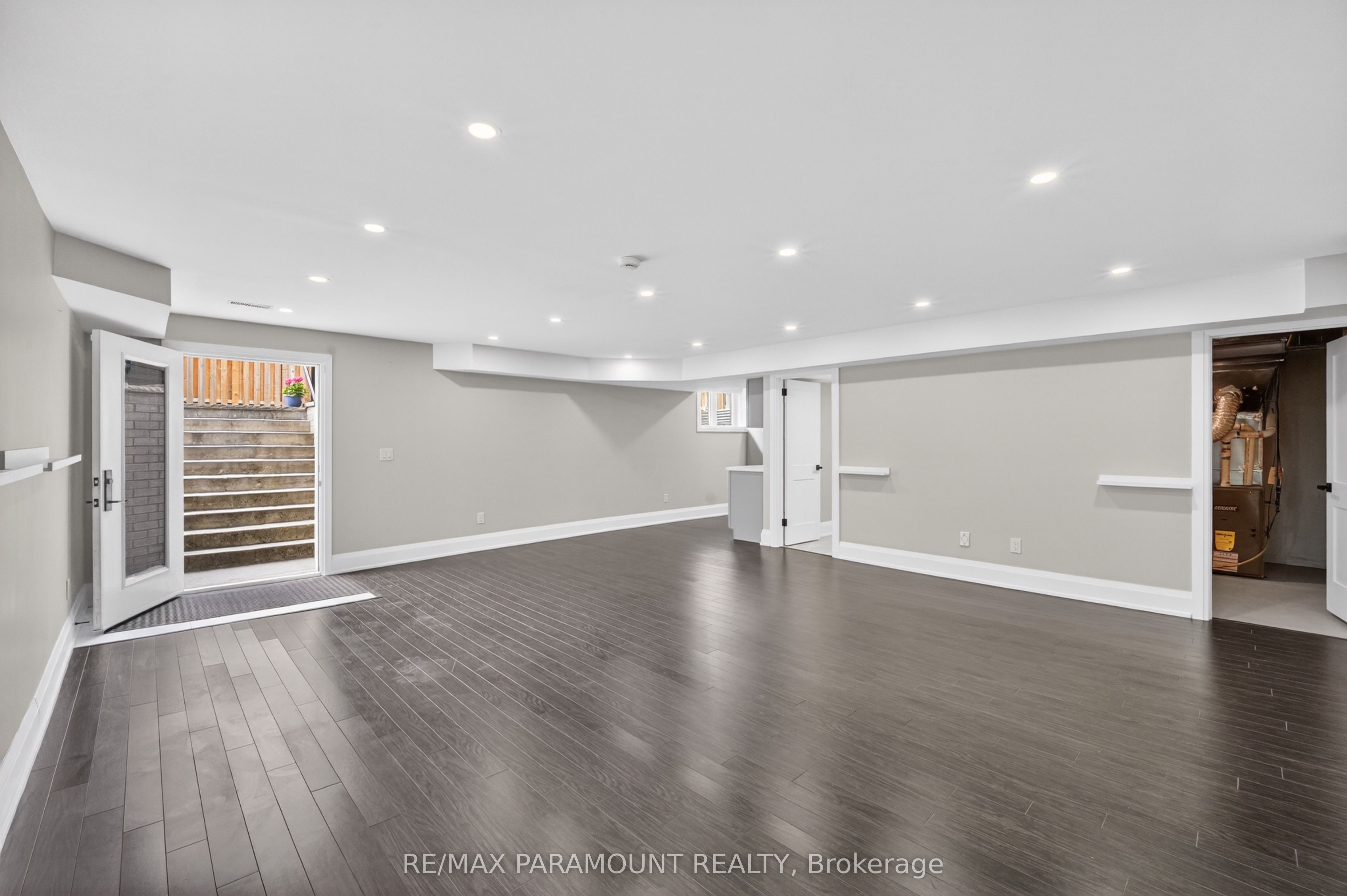 38 York Road, Etobicoke 3