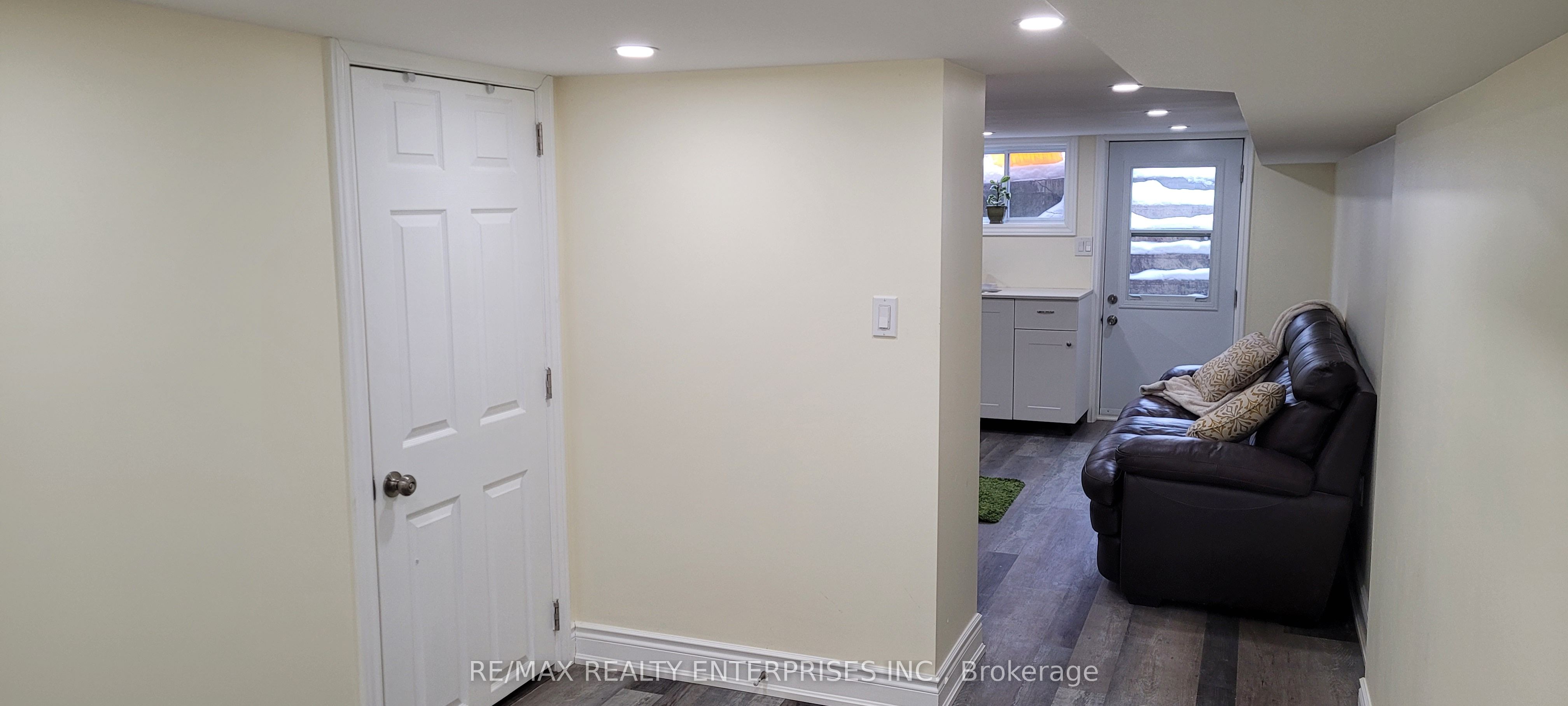65A Chambers Avenue, Toronto 5