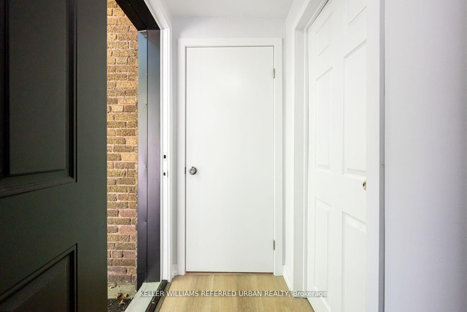 Unit Lower - 2556 Lake Shore Boulevard W, Etobicoke 3