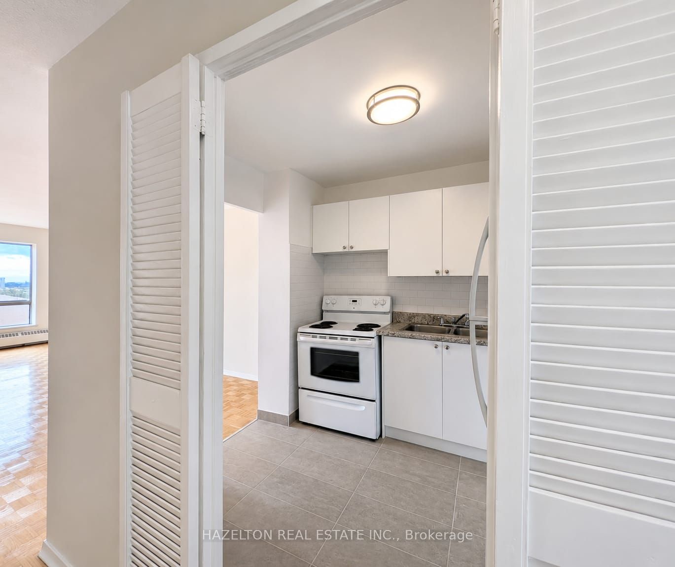 Unit 1002 - 1665 Bloor Street E, Mississauga 3
