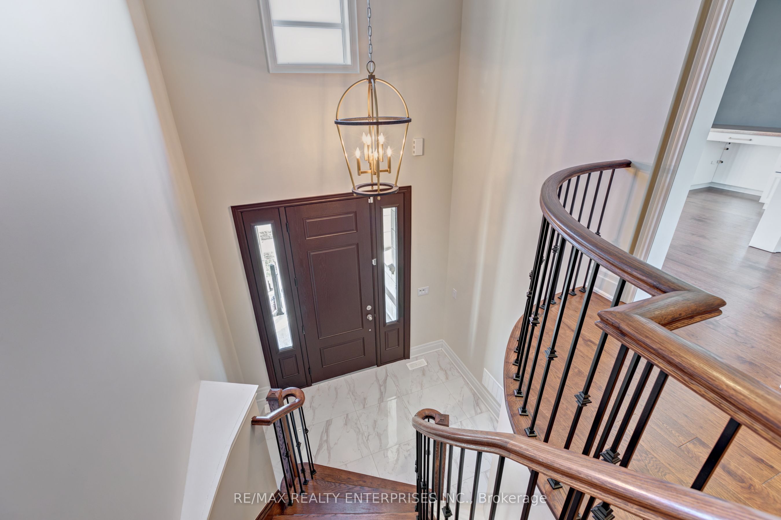 287 Rebecca Street, Oakville 2