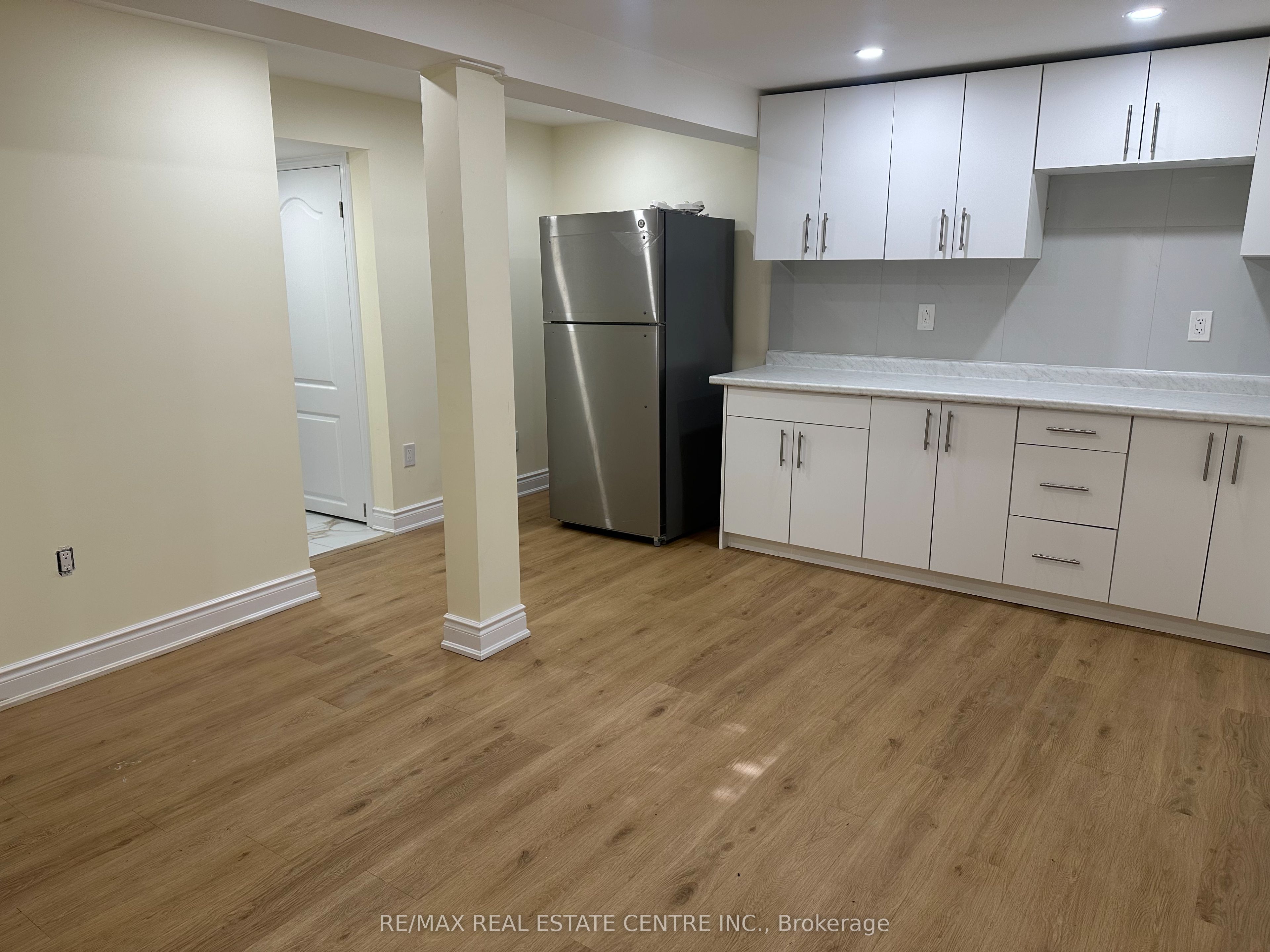31 Haslemere Avenue, Brampton 4