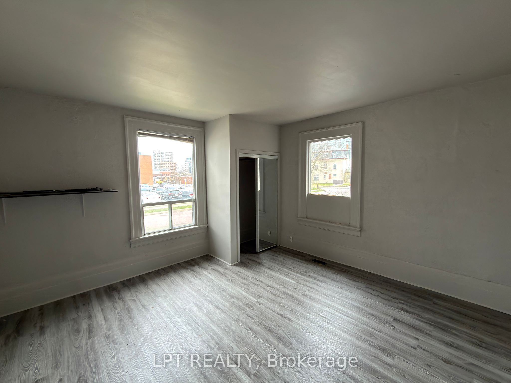 37 Elizabeth Street N, Brampton 5