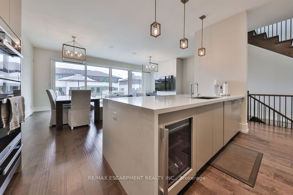 Unit 16 - 10 Maple Grove Drive, Oakville 5