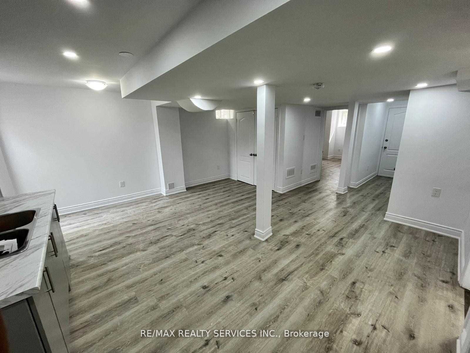 Unit Bsmt - 35 Seahorse Avenue, Brampton 5