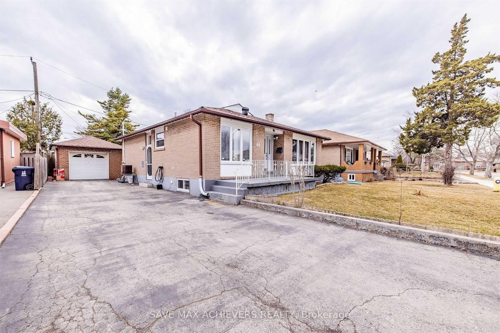 44 Strathavon Drive, Etobicoke 2