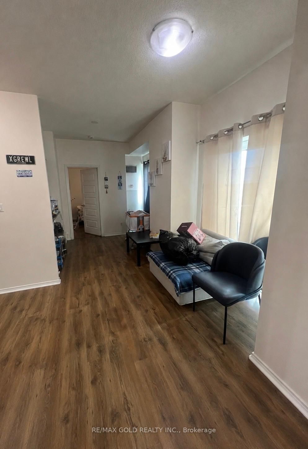 Unit 307 - 215 Queen Street E, Brampton 5