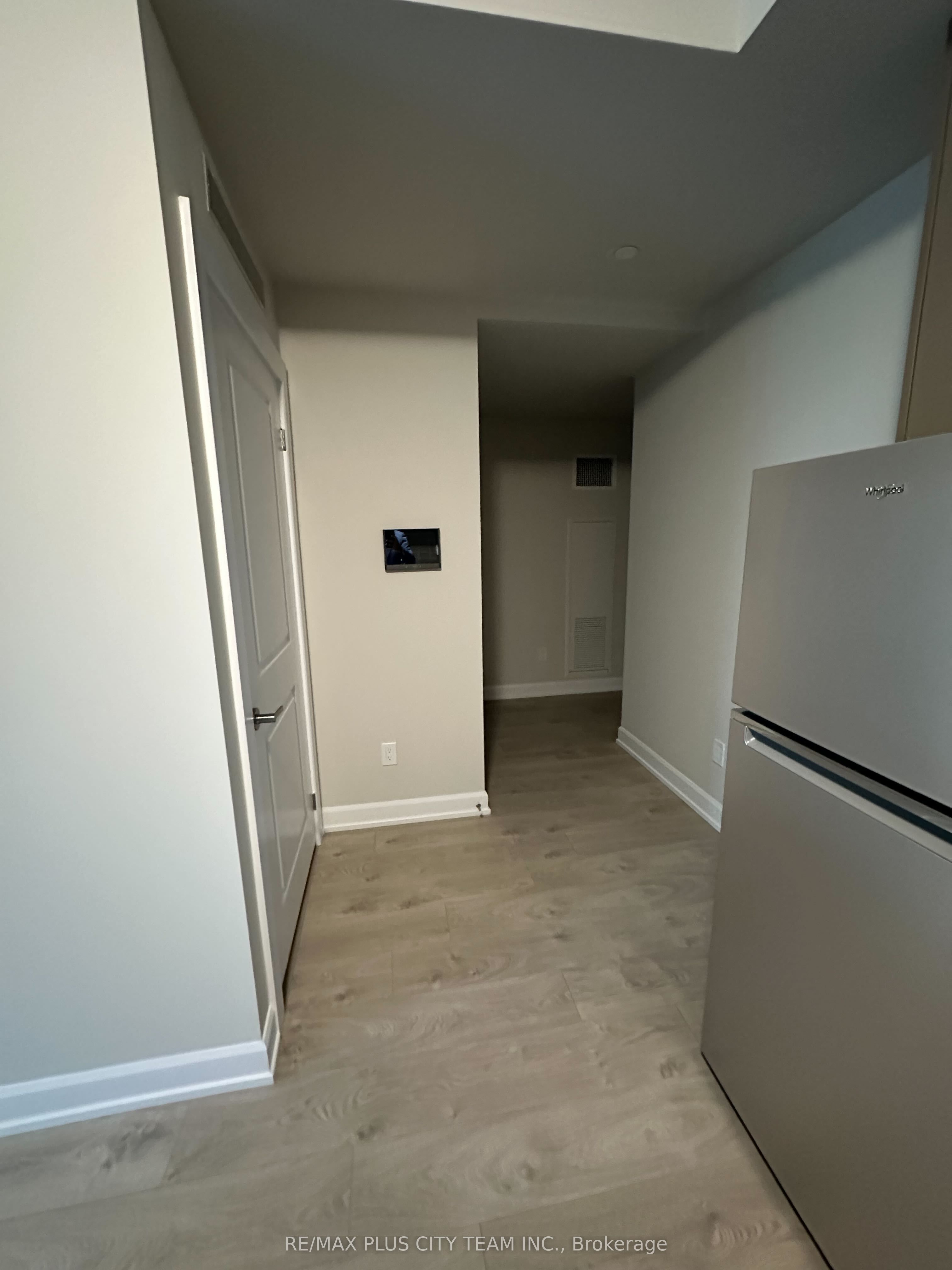 Unit 1606 - 3220 William Coltson Avenue, Oakville 2