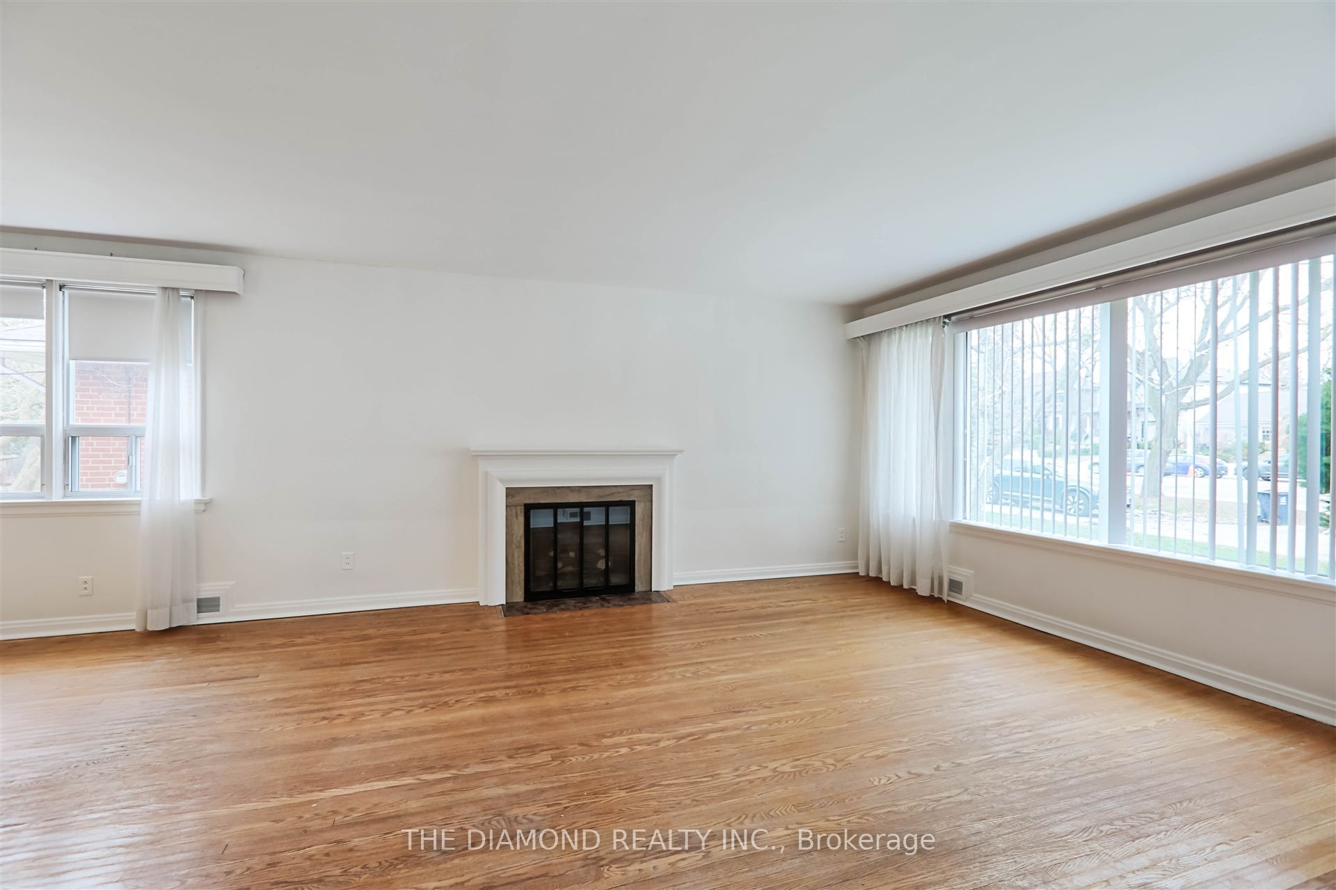 4670 Dundas Street W, Etobicoke 4