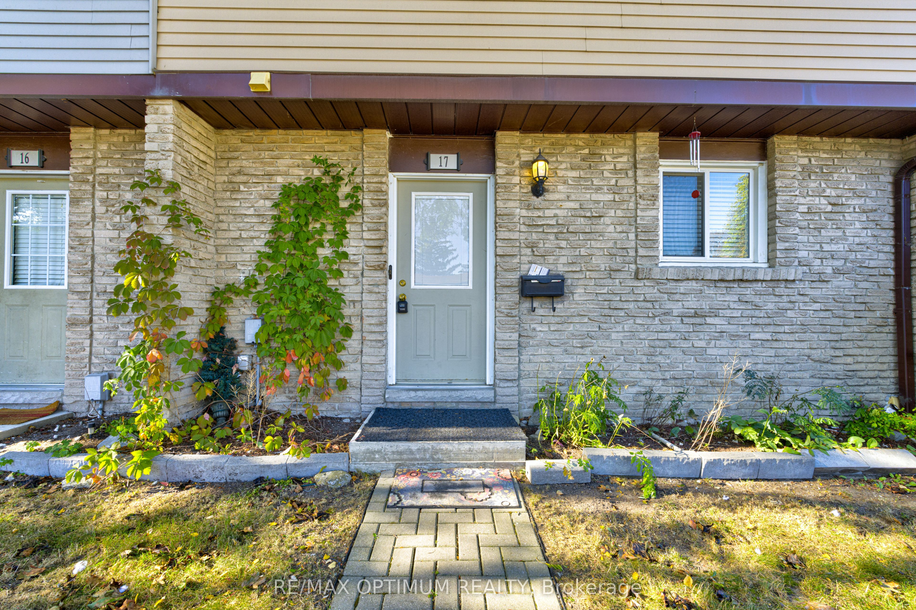Unit 17 - 45 Hansen Road N, Brampton 3