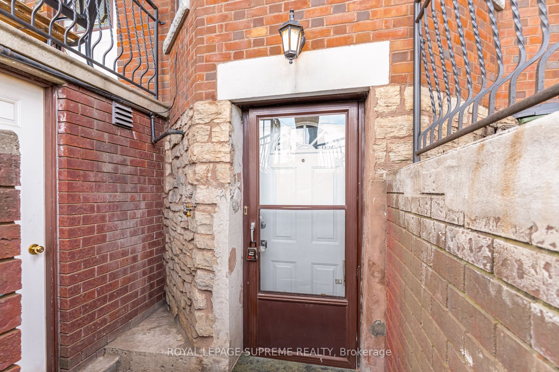 Unit Bsmt - 20 Edna Avenue, Toronto 2