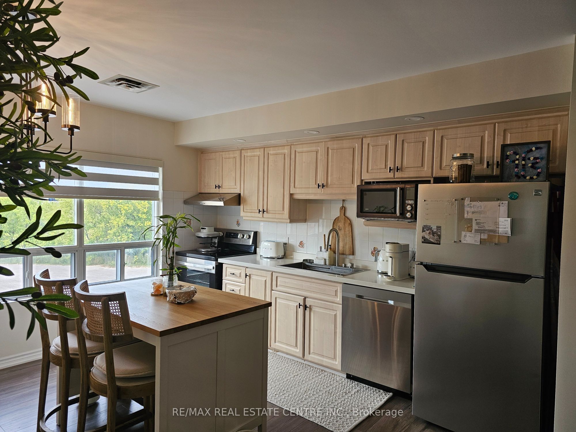 Unit 3 - 15393 Airport Road, Caledon 2