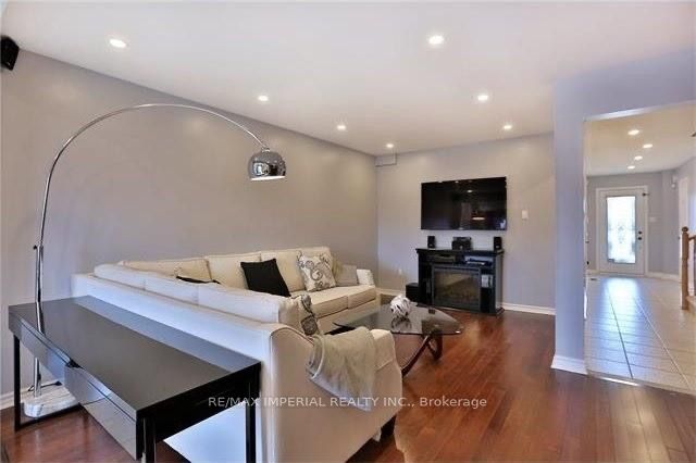 344 Riverstone Drive, Oakville 5