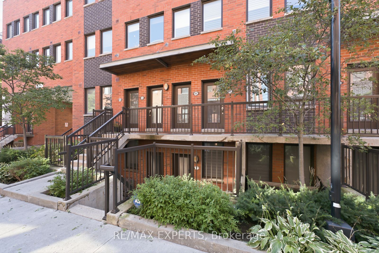 Unit 46 - 68 Winston Park Boulevard, North York 2