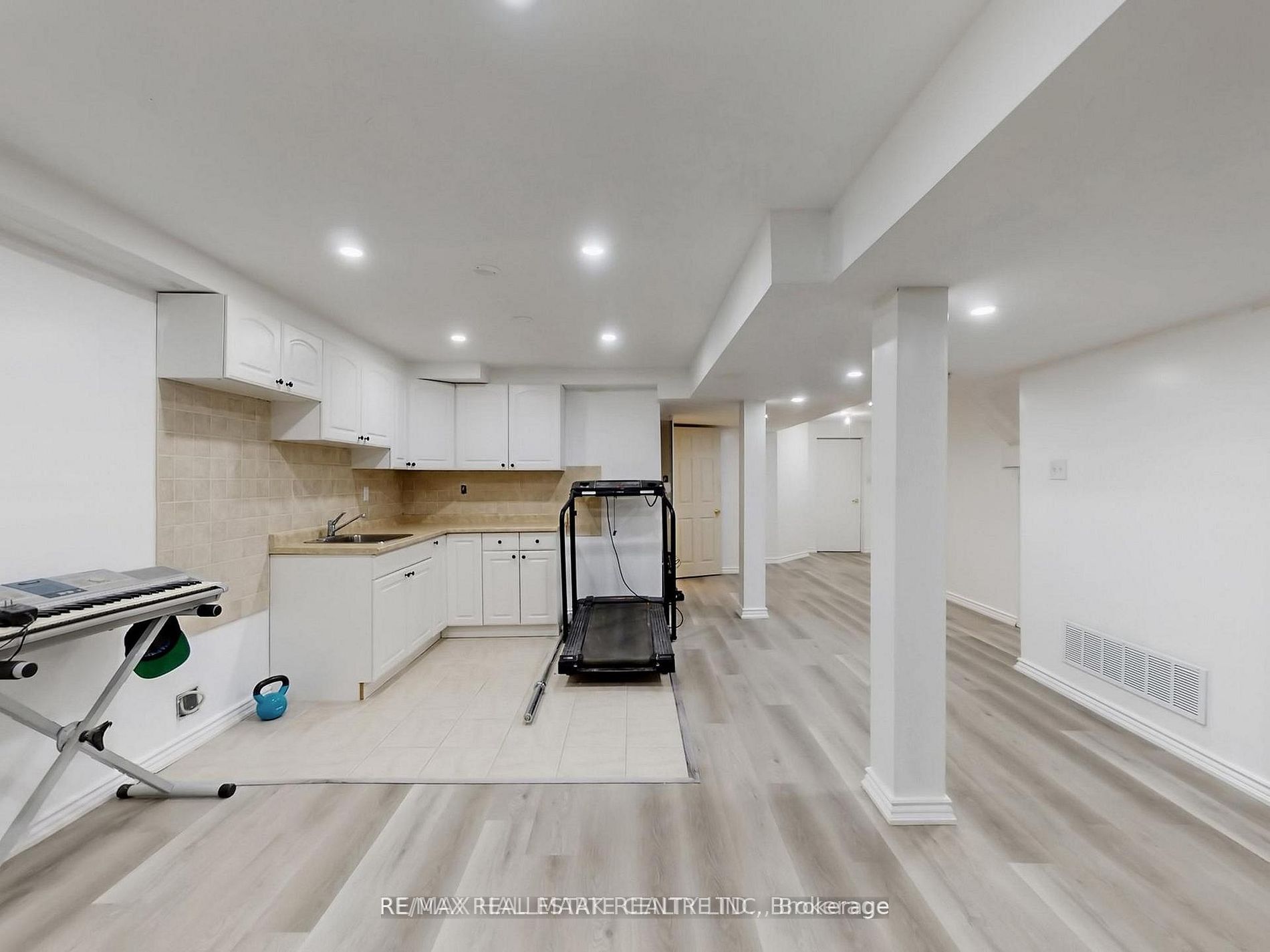 Unit Basement - 671 Deckhouse Court, Mississauga 2