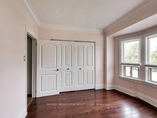 60 Gillespie Avenue, Toronto 5