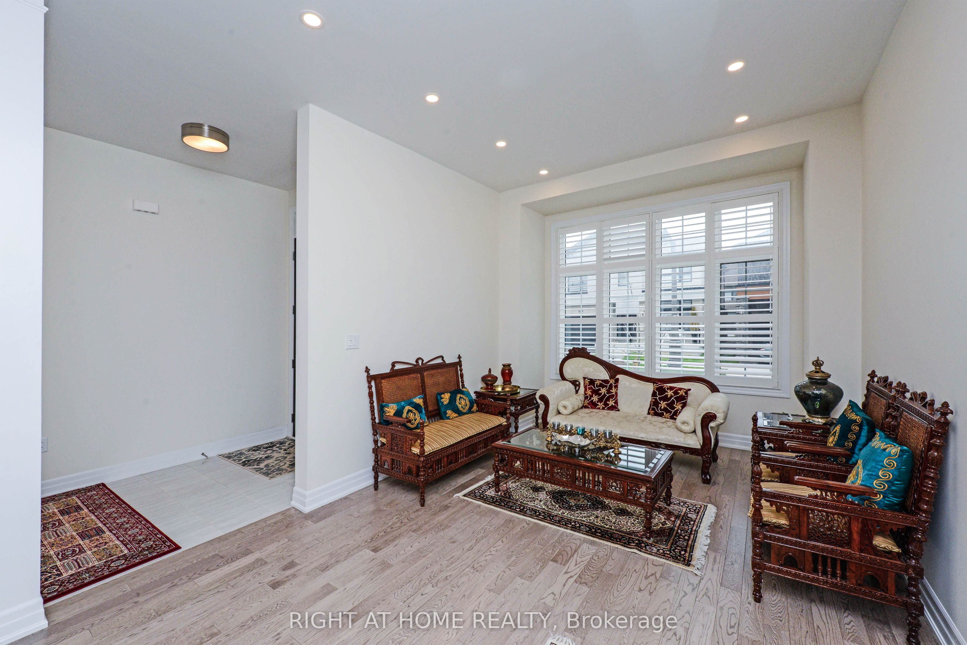3286 Charles Biggar Drive, Oakville 4