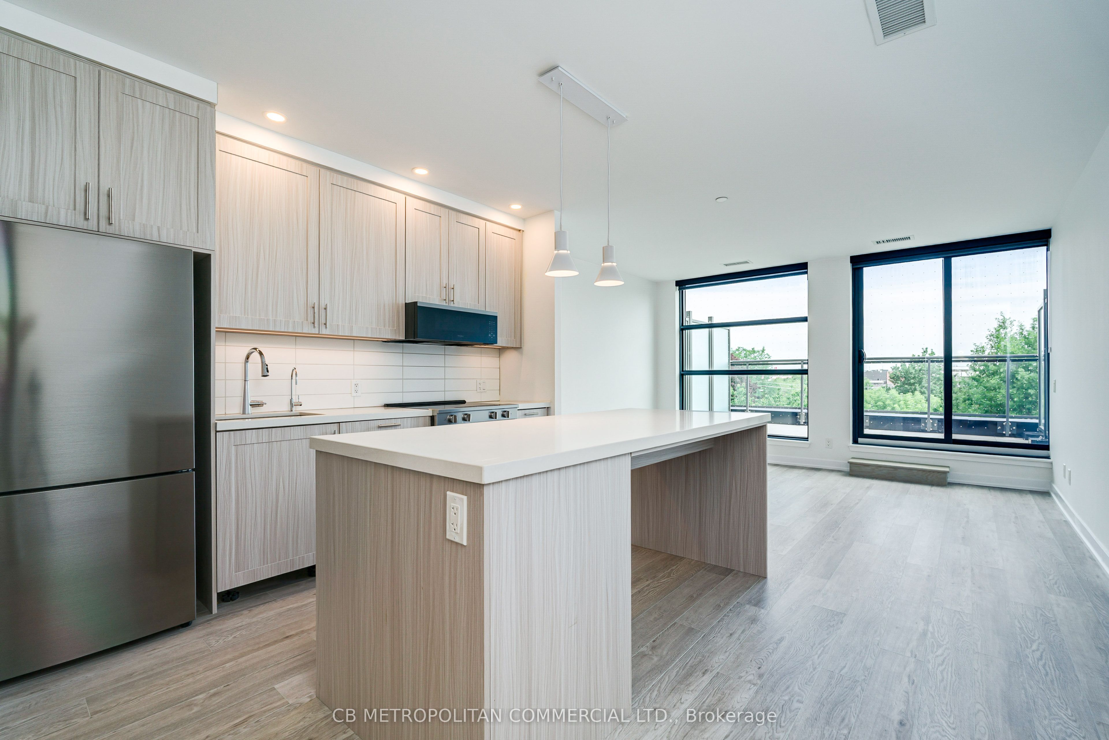 Unit 409 - 2946 Dundas Street West, Toronto 4