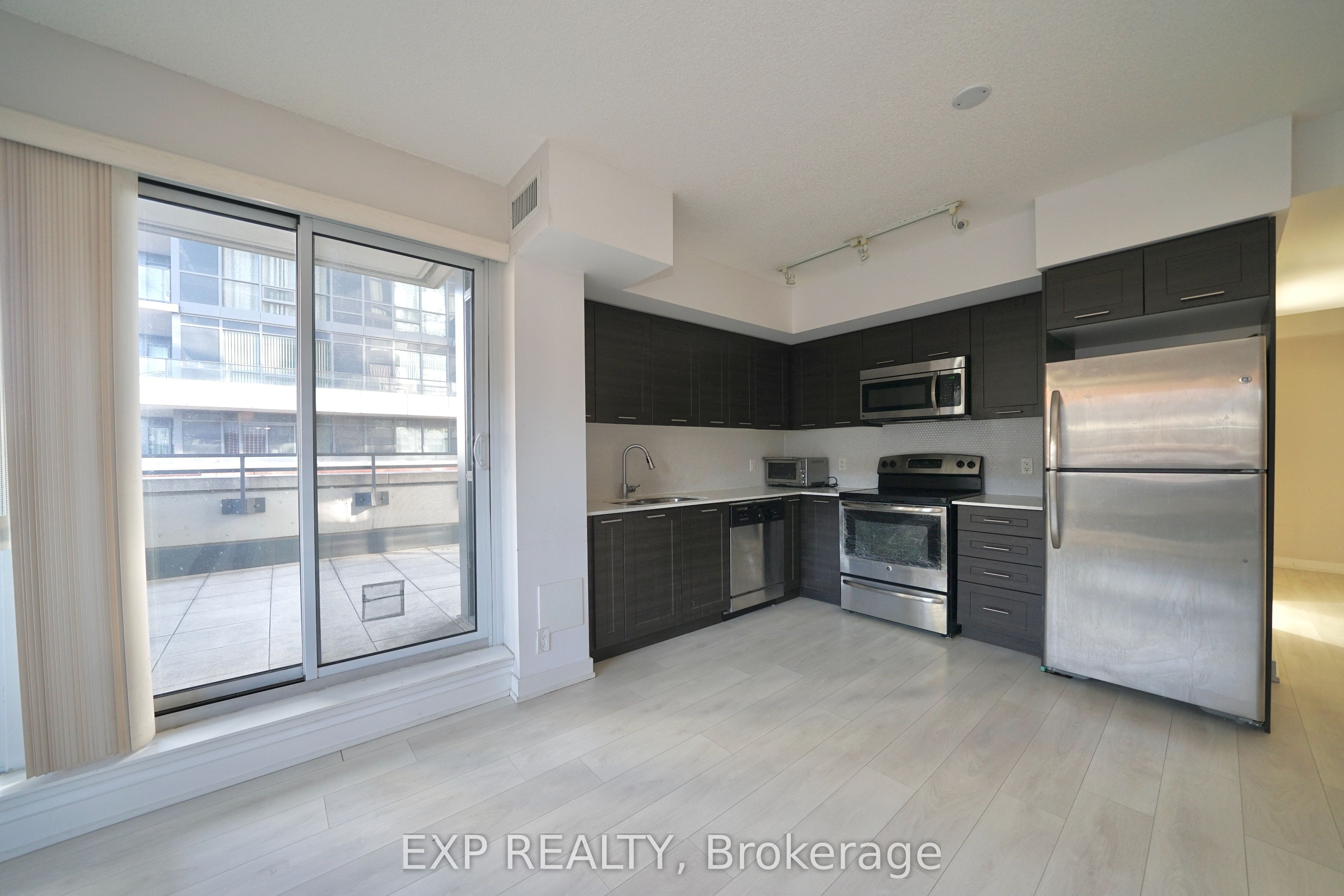 Unit 311 - 2220 Lake Shore Boulevard W, Etobicoke 5