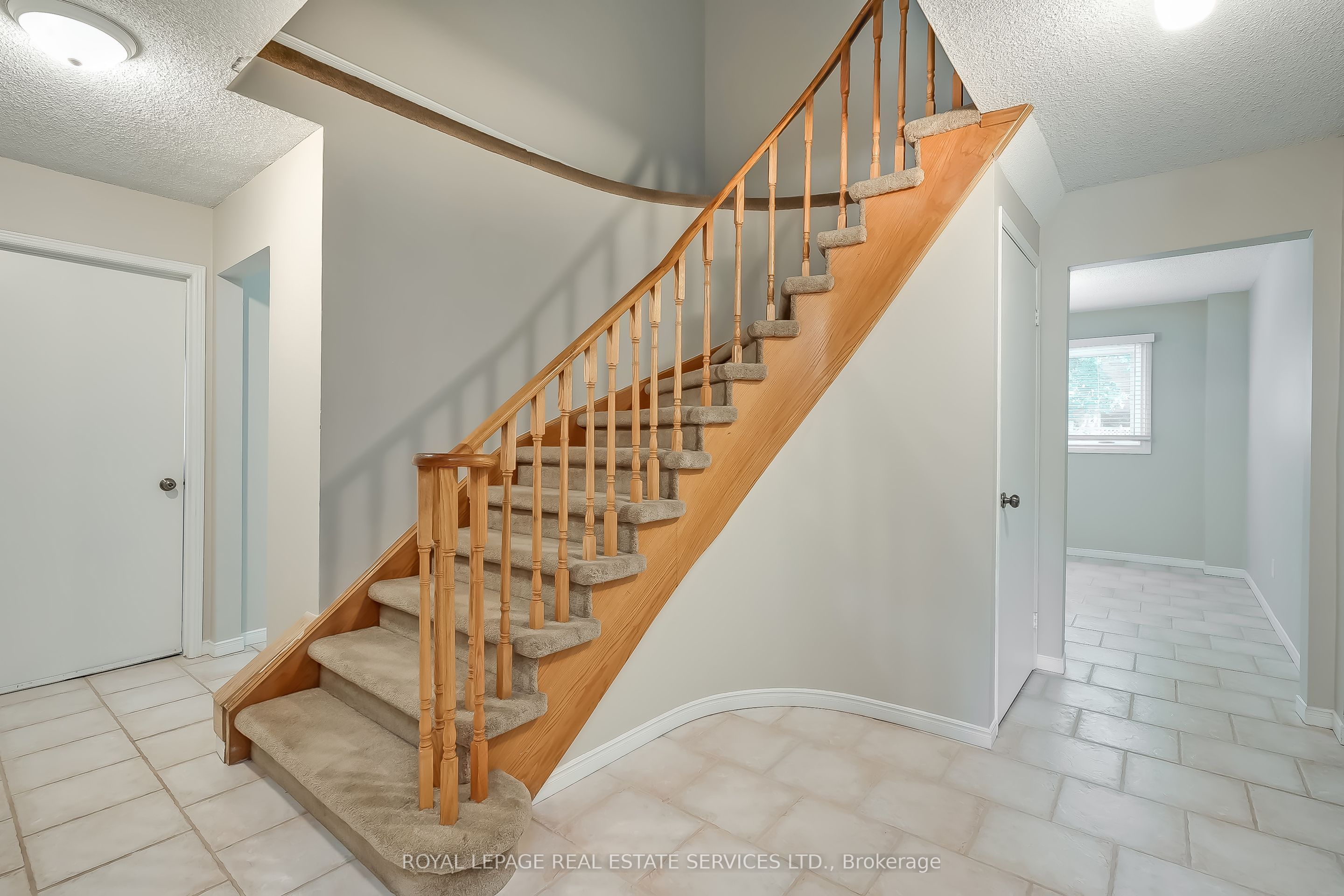 265 Mississaga Street, Oakville 4