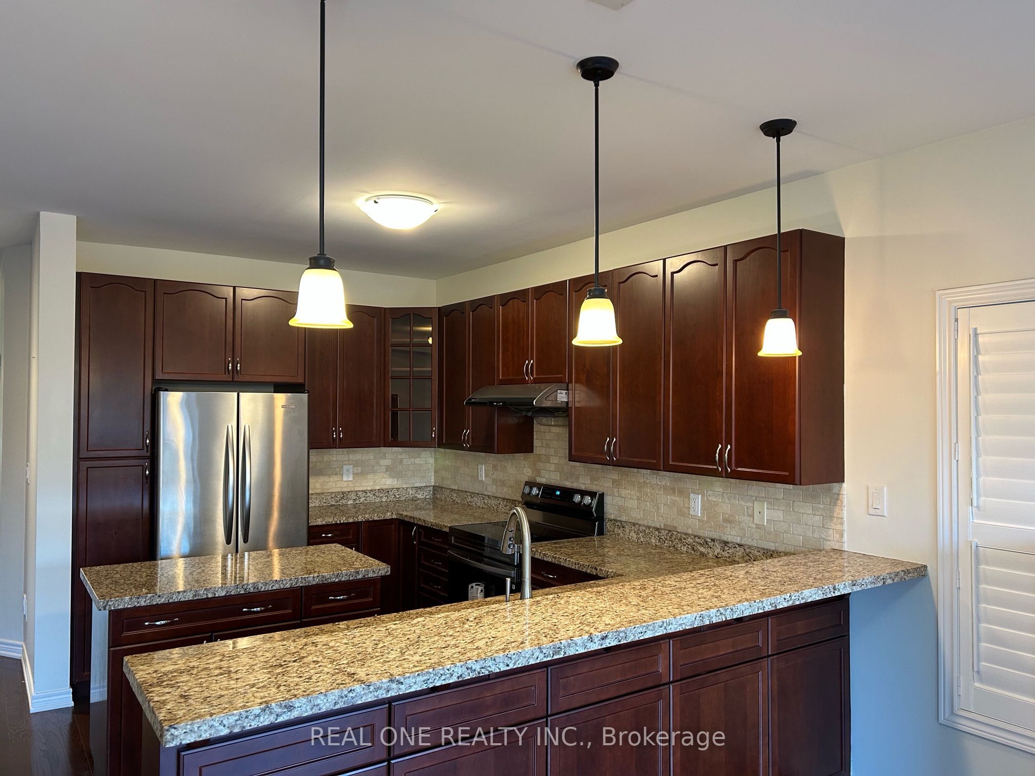 2429 Presquile Drive, Oakville 5