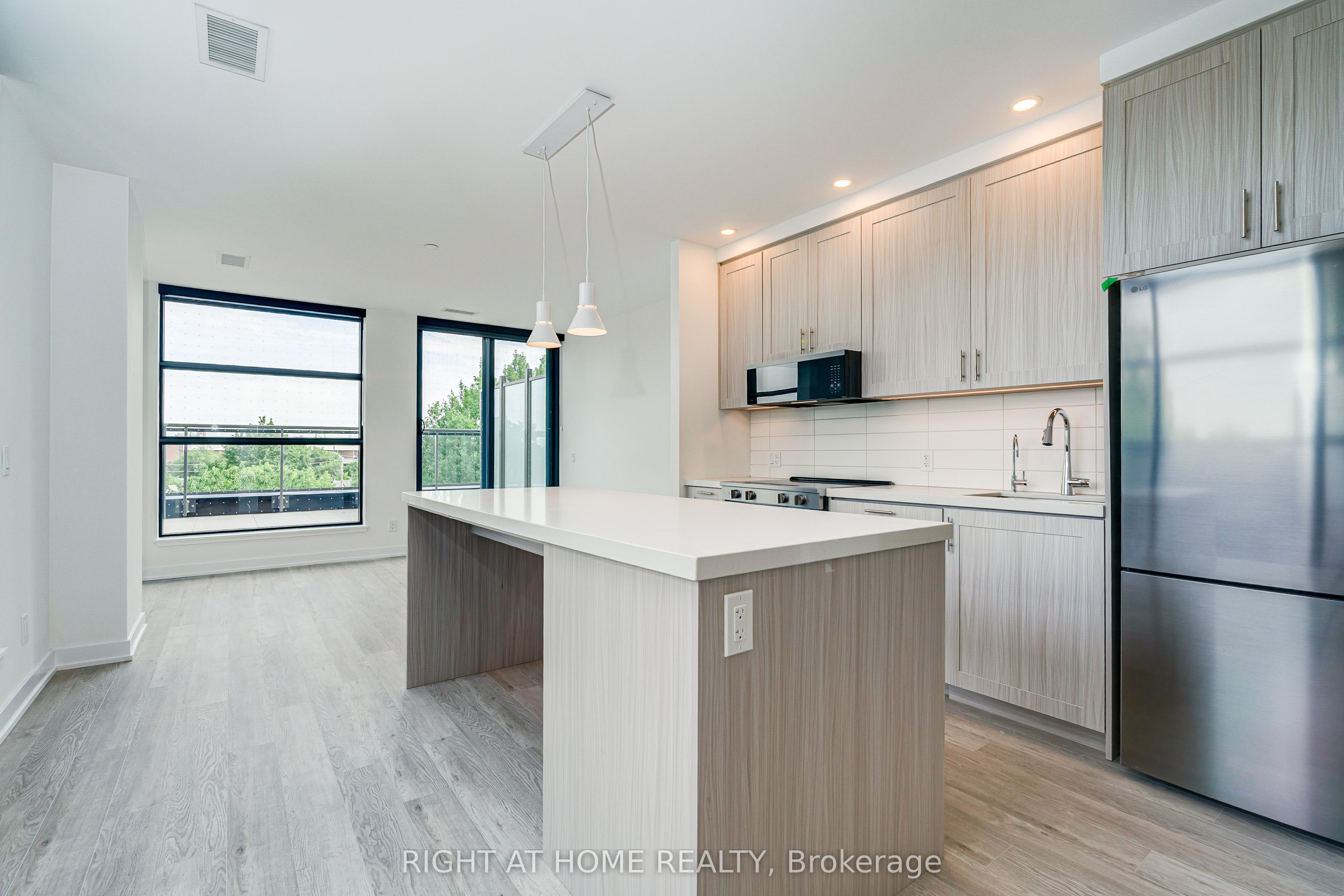 Unit 408 - 2946 Dundas Street W, Toronto 4
