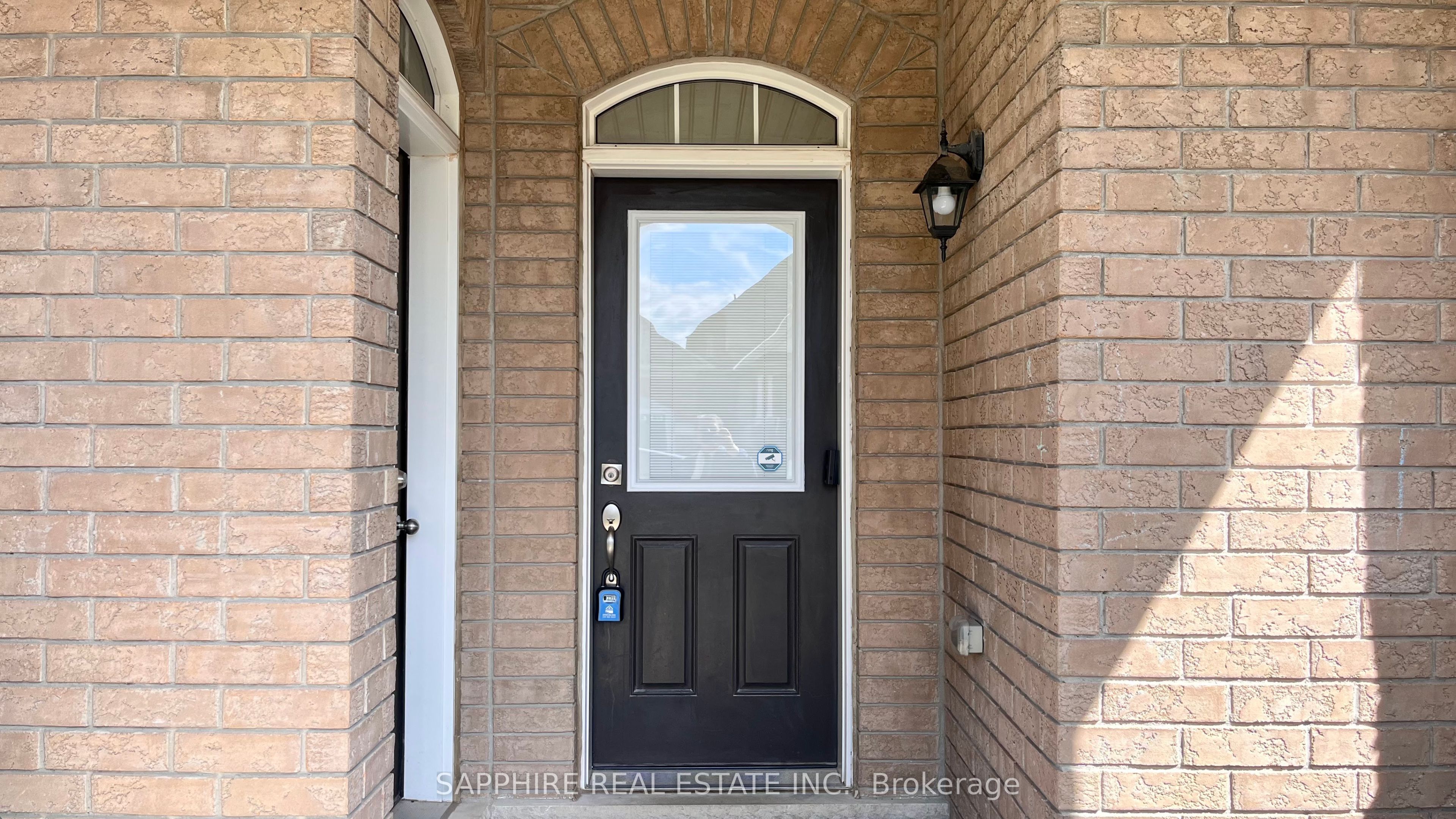 Unit Upper - 1261 Sim Place, Milton 3