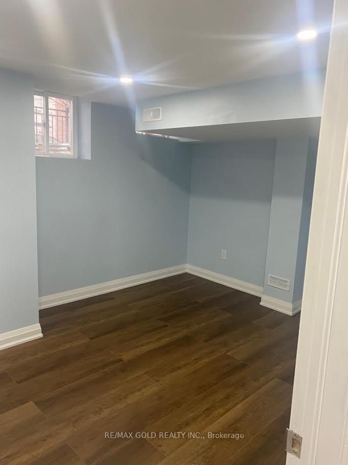 Unit Lower - 172 Golden Springs Drive, Brampton 4