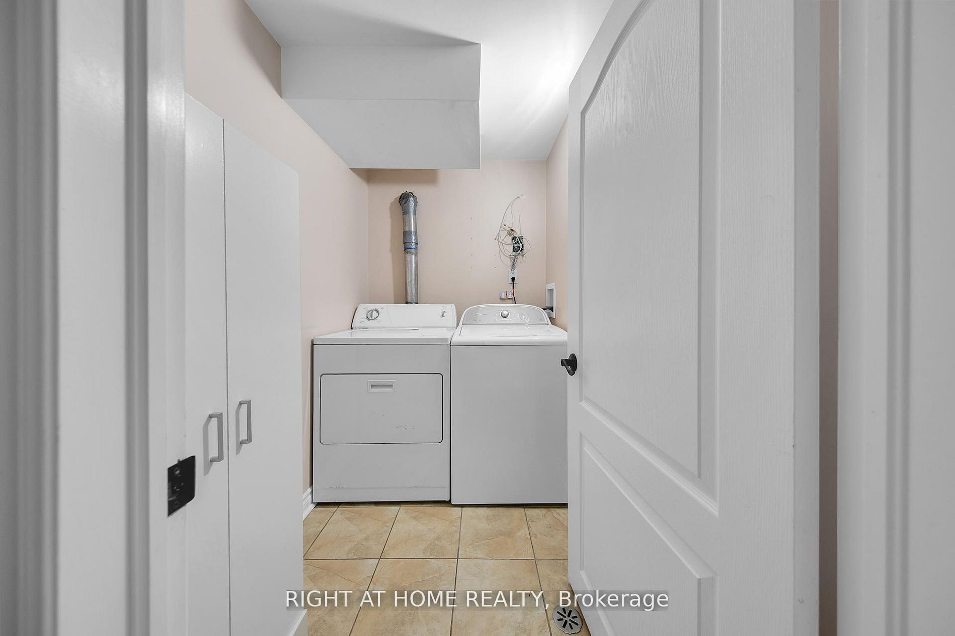 Unit Basement - 19 Wall Avenue, North York 5
