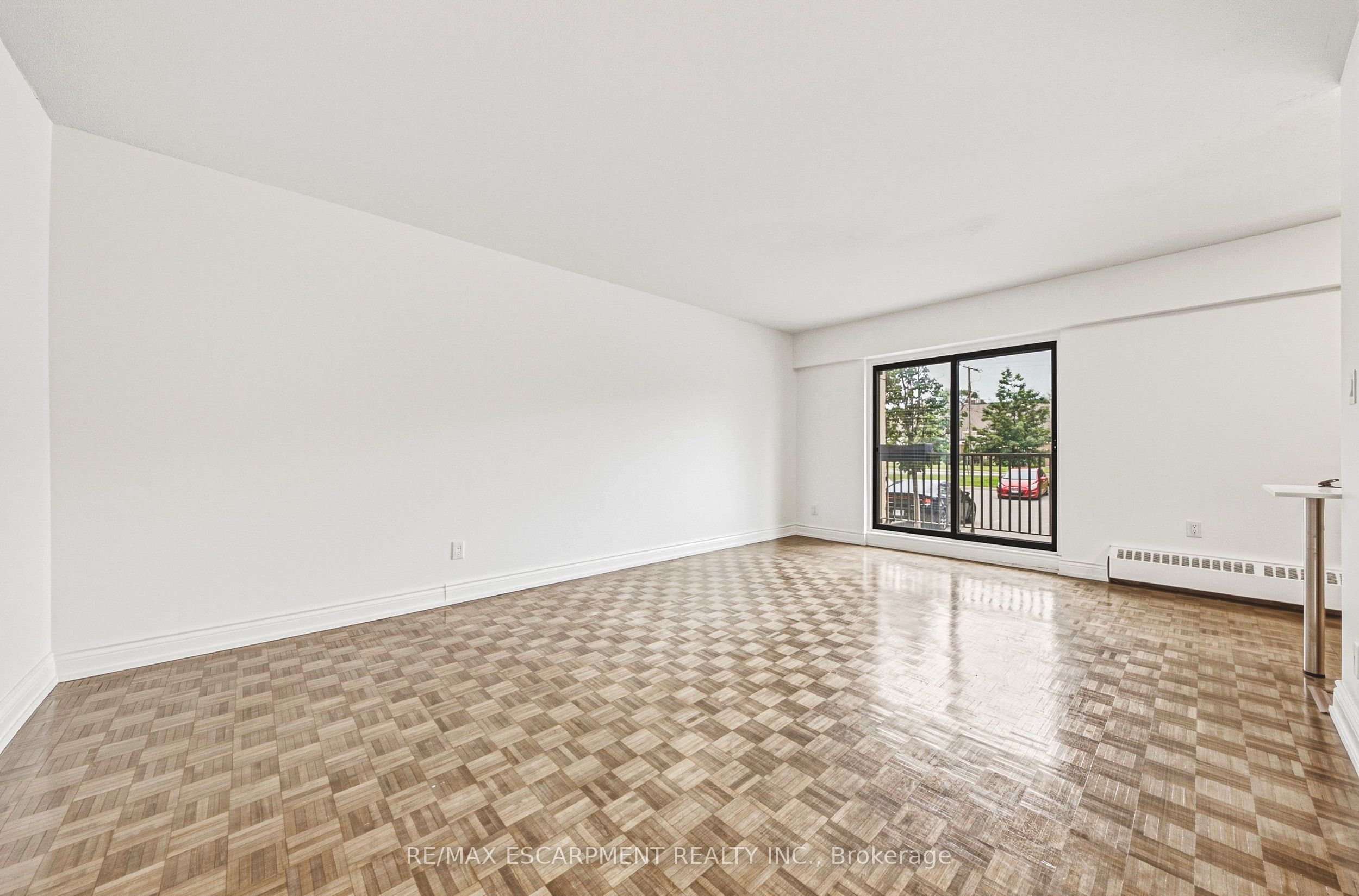 Unit 104 - 2077 Prospect Street, Burlington 5