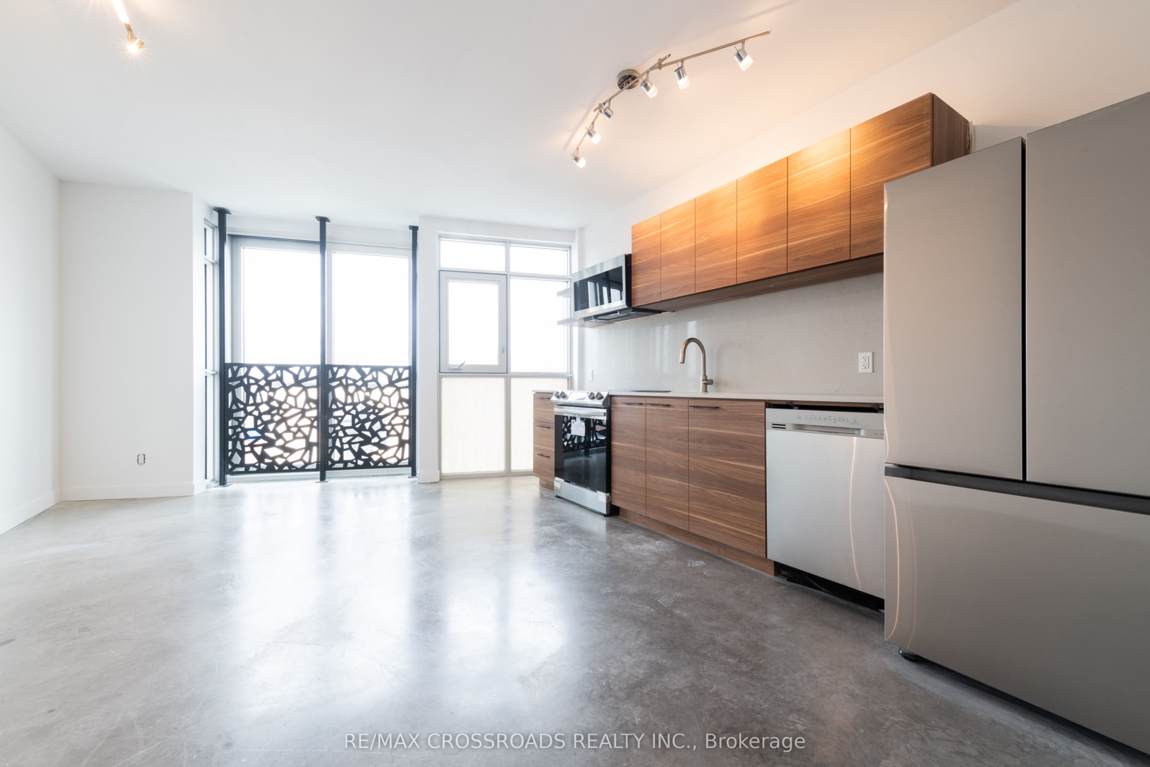 Unit 3A - 3333 Dundas Street W, Toronto 5