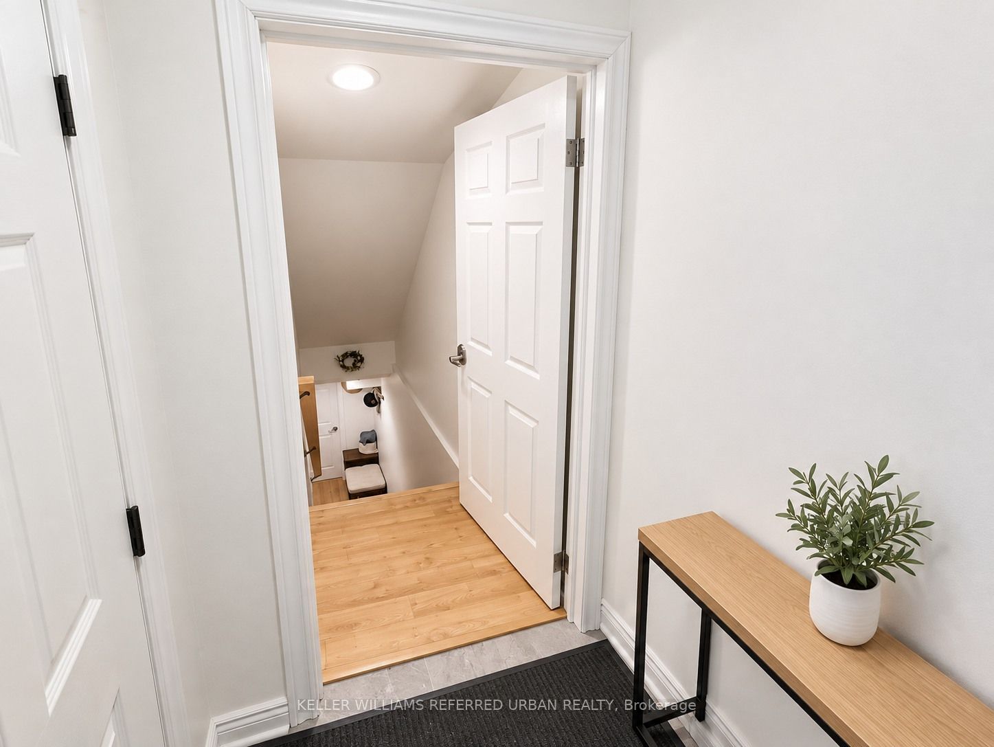 Unit L.L - 104 Rankin Crescent, Toronto 5