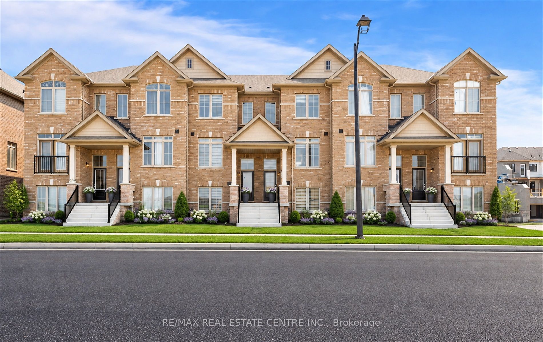 353 Inspire Boulevard, Brampton 2