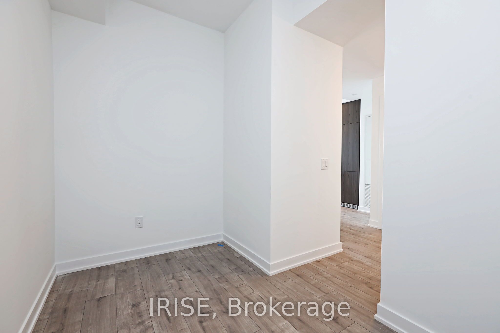 Unit 1216 - 220 Missinnihe Way, Mississauga 3
