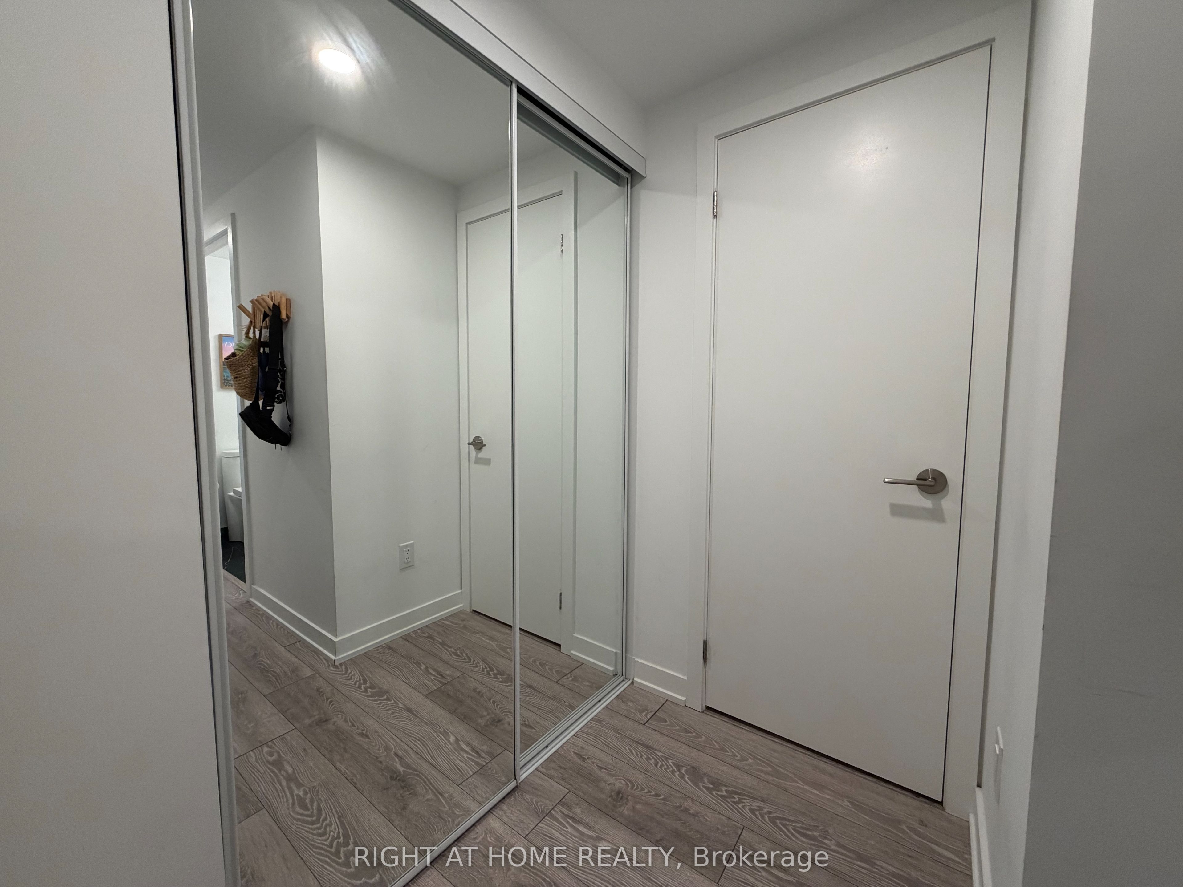Unit 207 - 1100 Sheppard Avenue W, North York 4