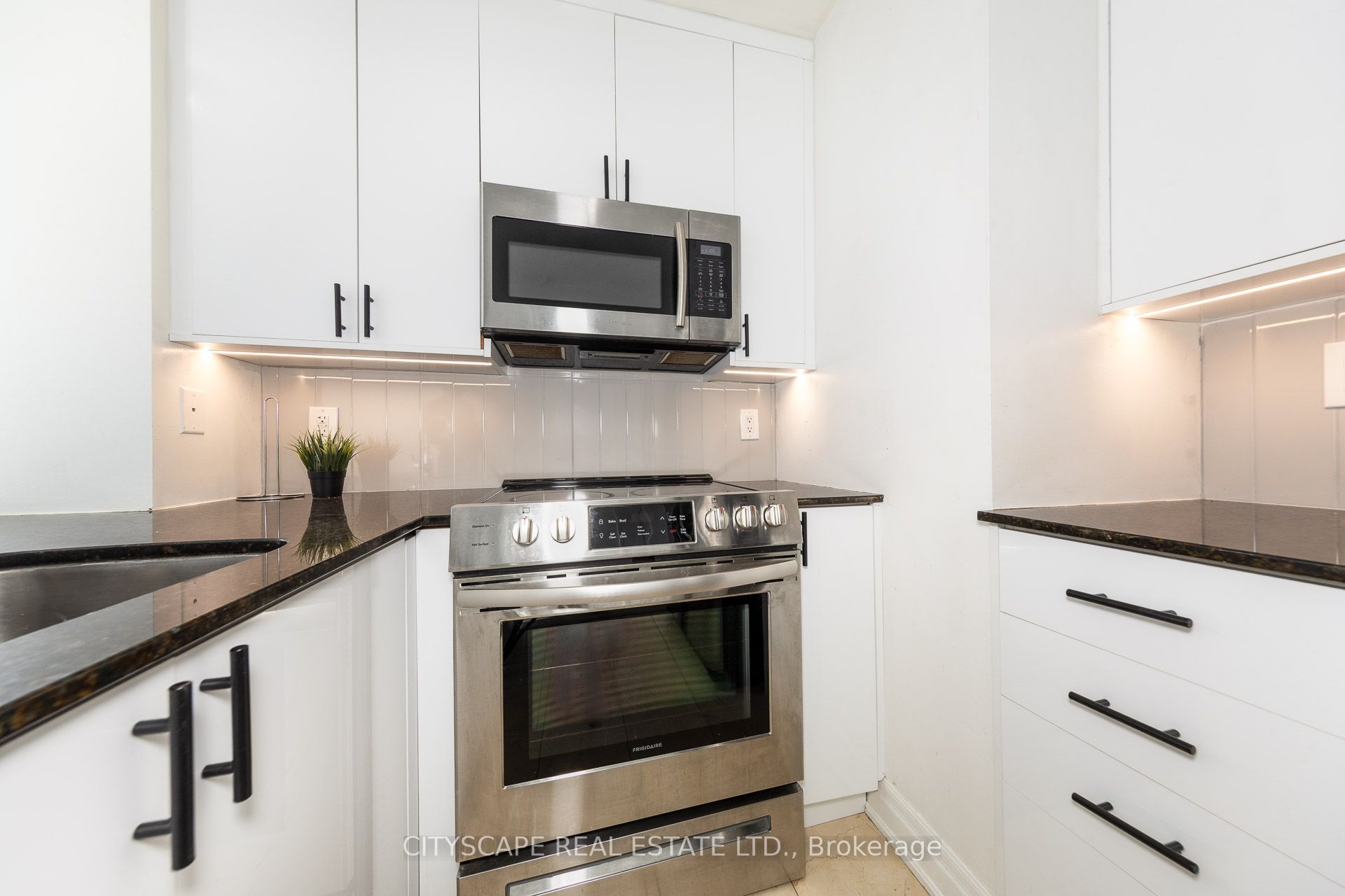 Unit 1607 - 2087 Lake Shore Boulevard W, Etobicoke 5