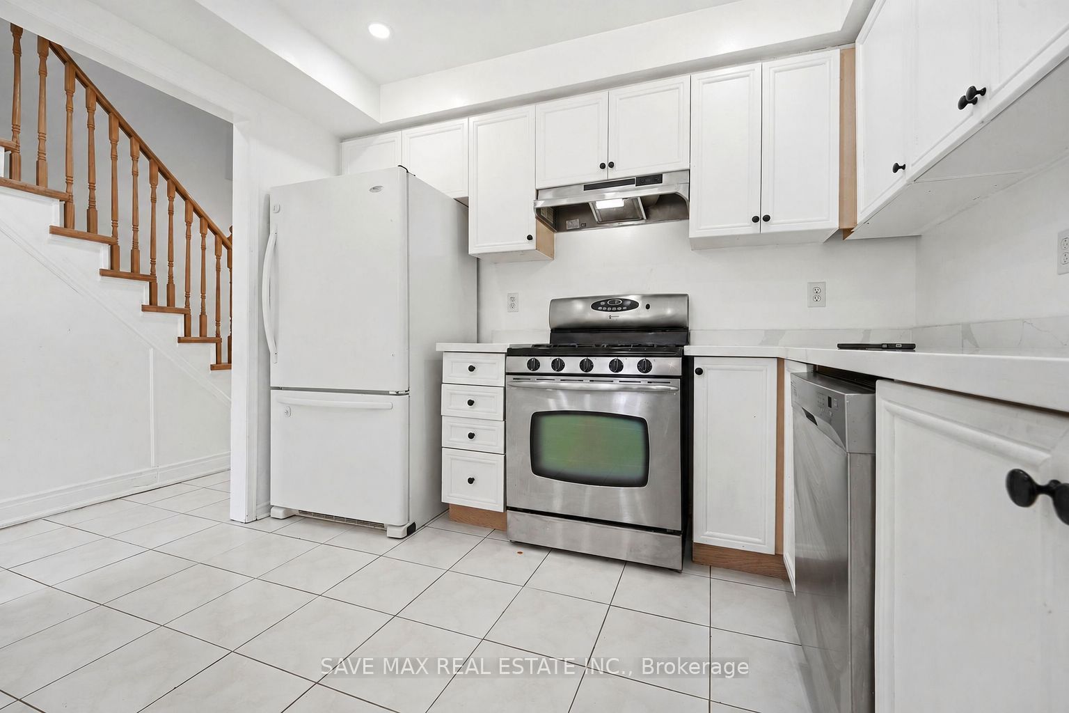 39 Caruso Drive, Brampton 3