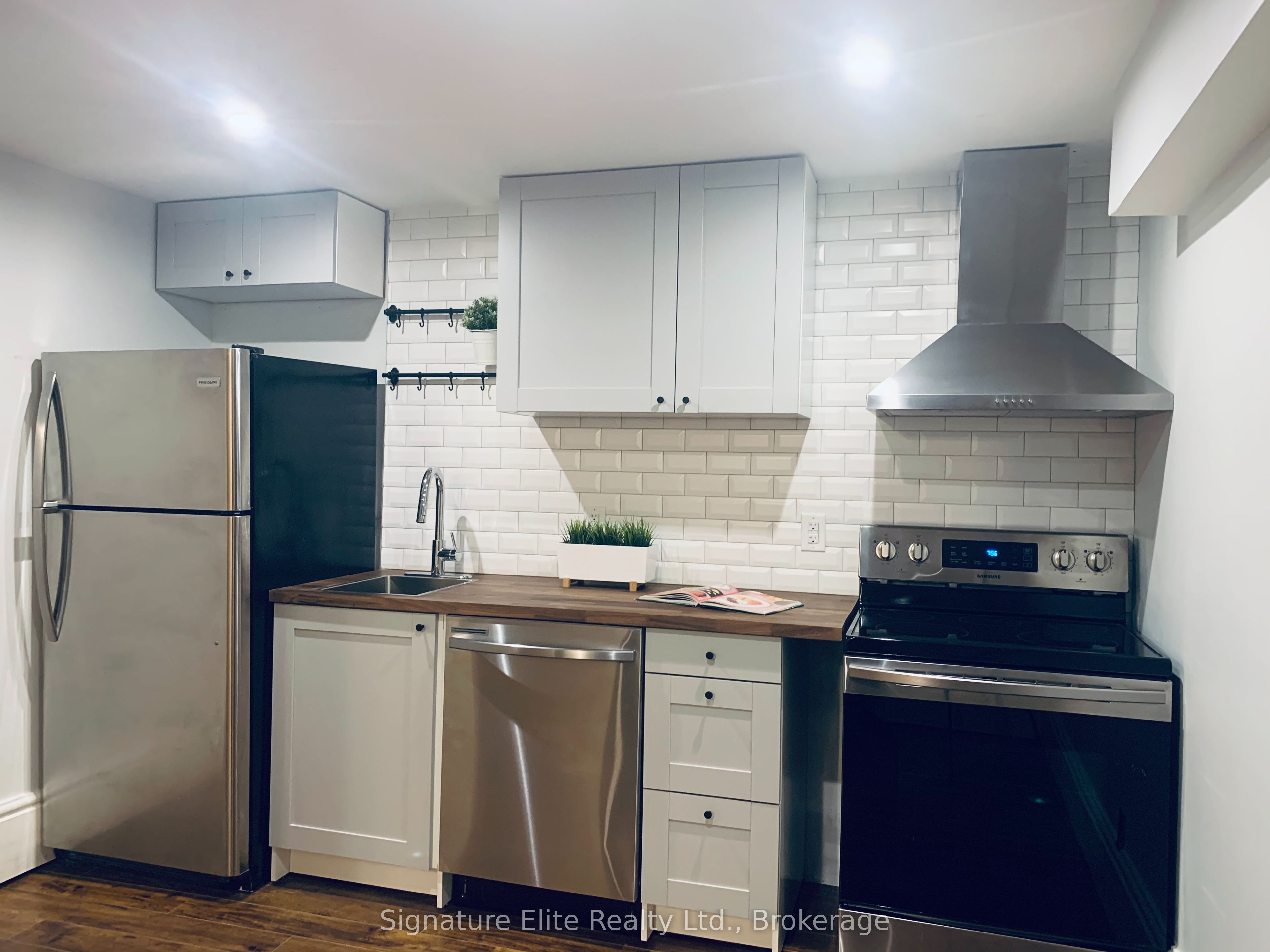 Unit Bsmt - 43 Marblehead Crescent, Brampton 2