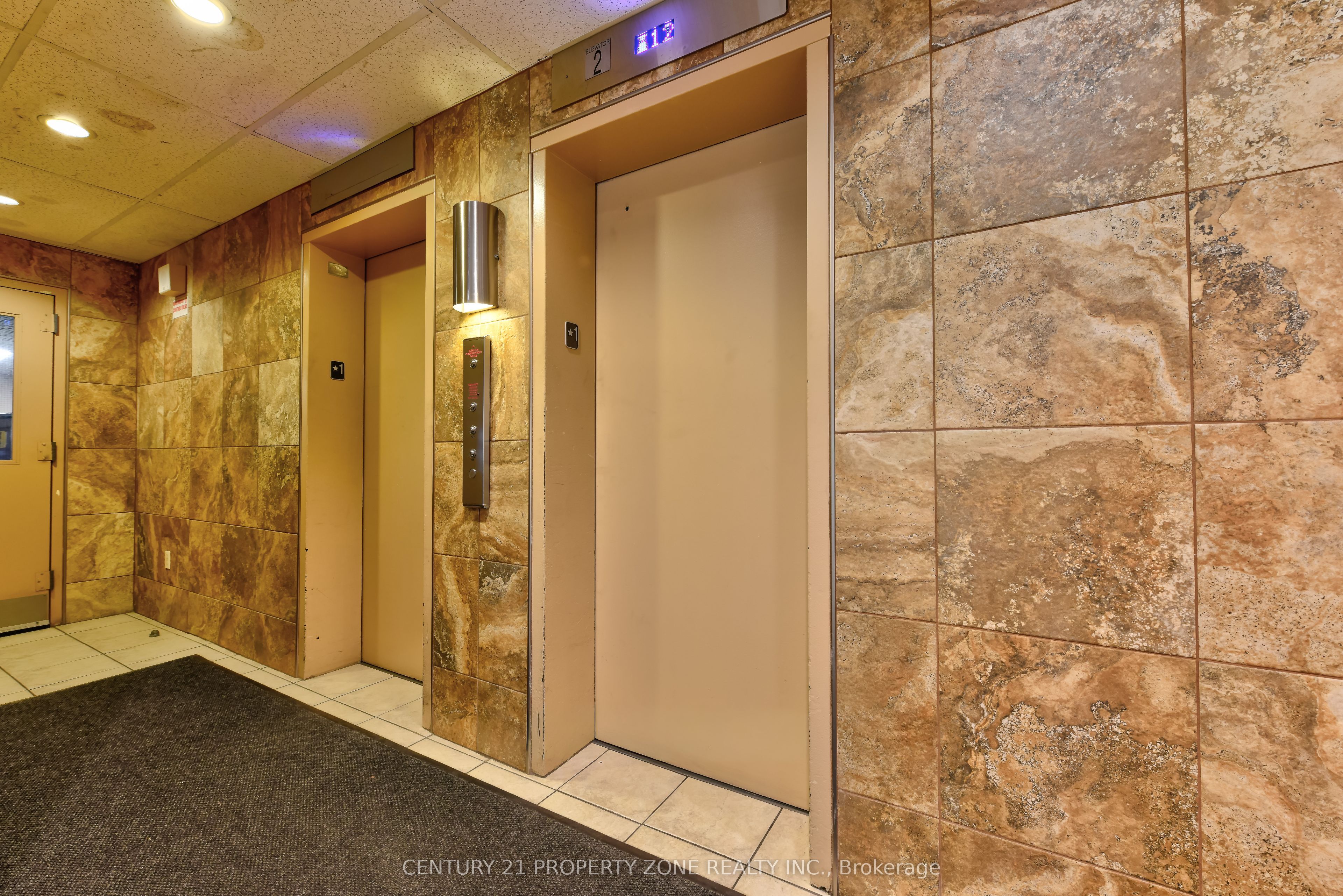 Unit 907 - 3025 Queen Frederica Drive E, Mississauga 2