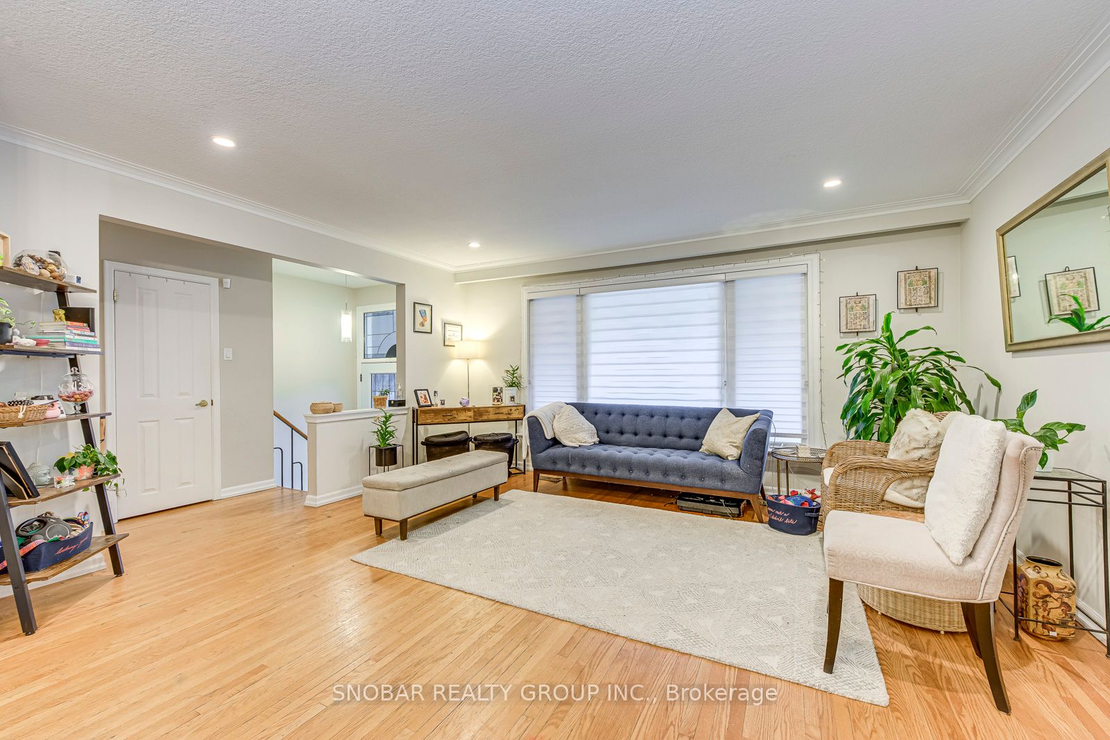 52 Decarie Circle, Etobicoke 4