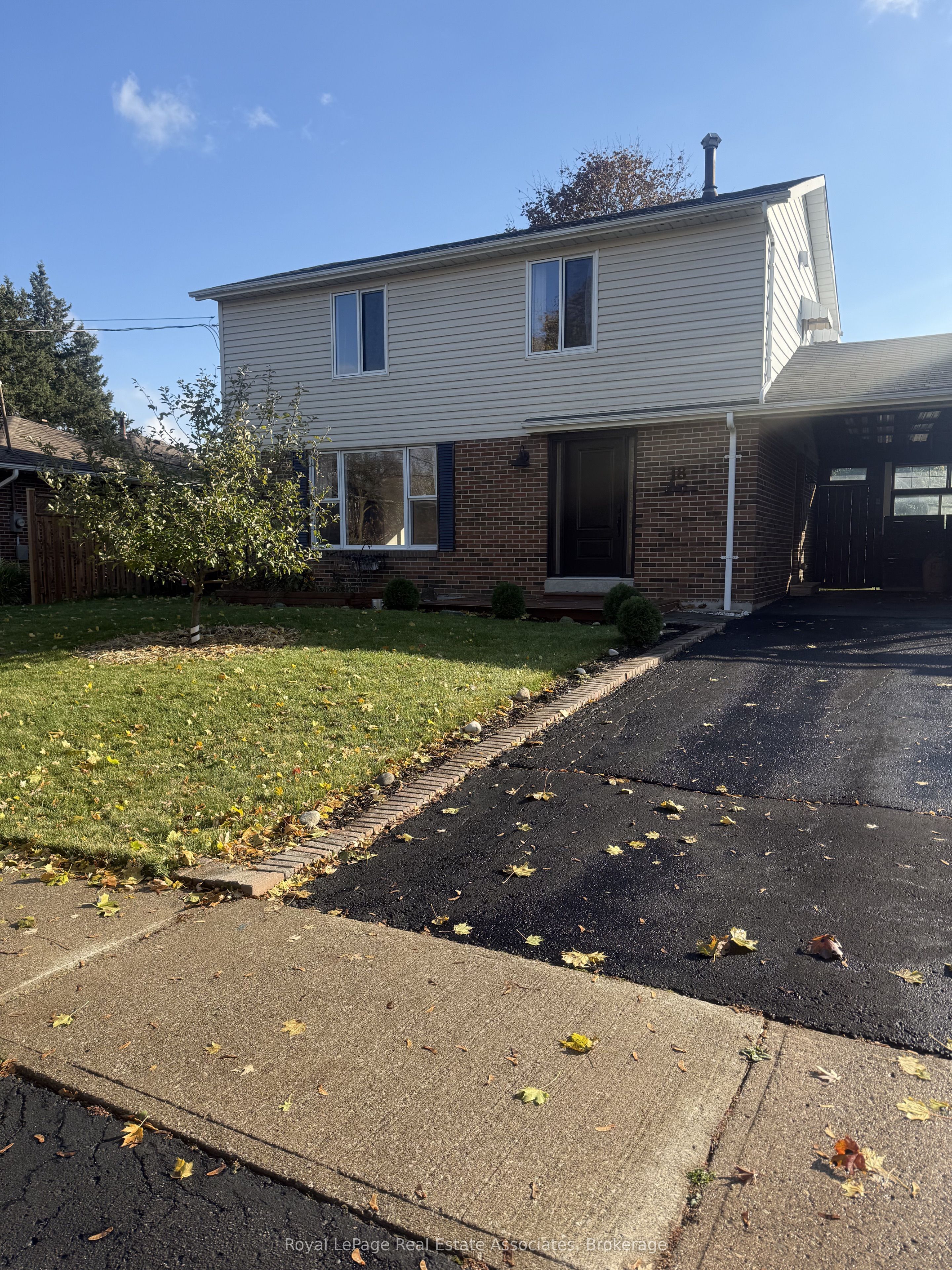 18 Fagan Drive, Halton Hills 1