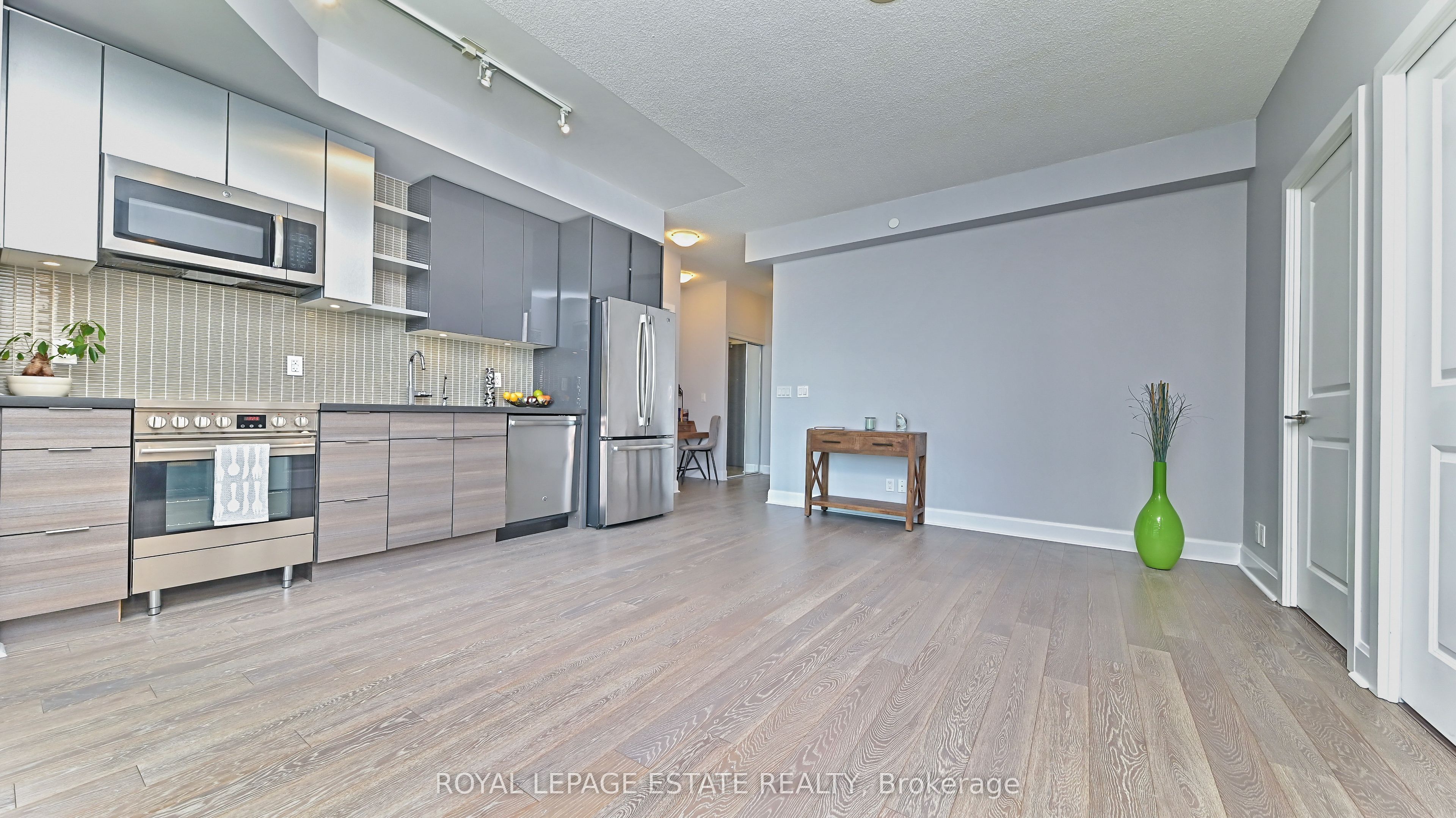 Unit 2901 - 33 Shore Breeze Drive, Etobicoke 4