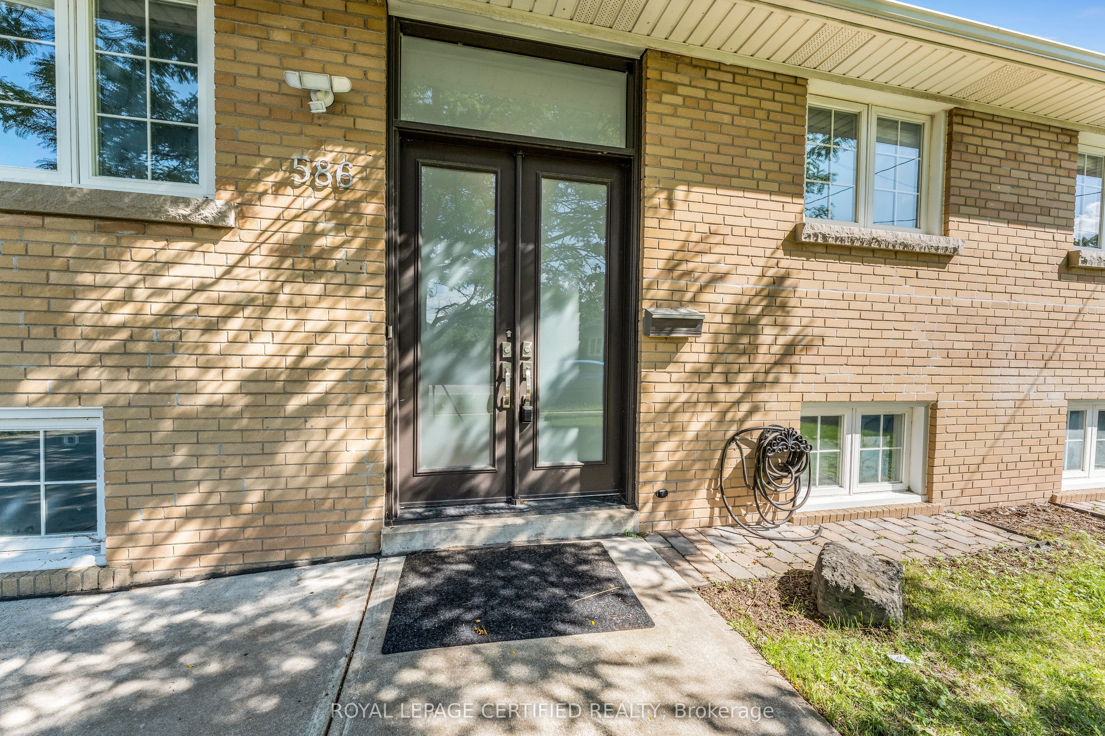 Unit MAIN - 586 Pinegrove Road, Oakville 3