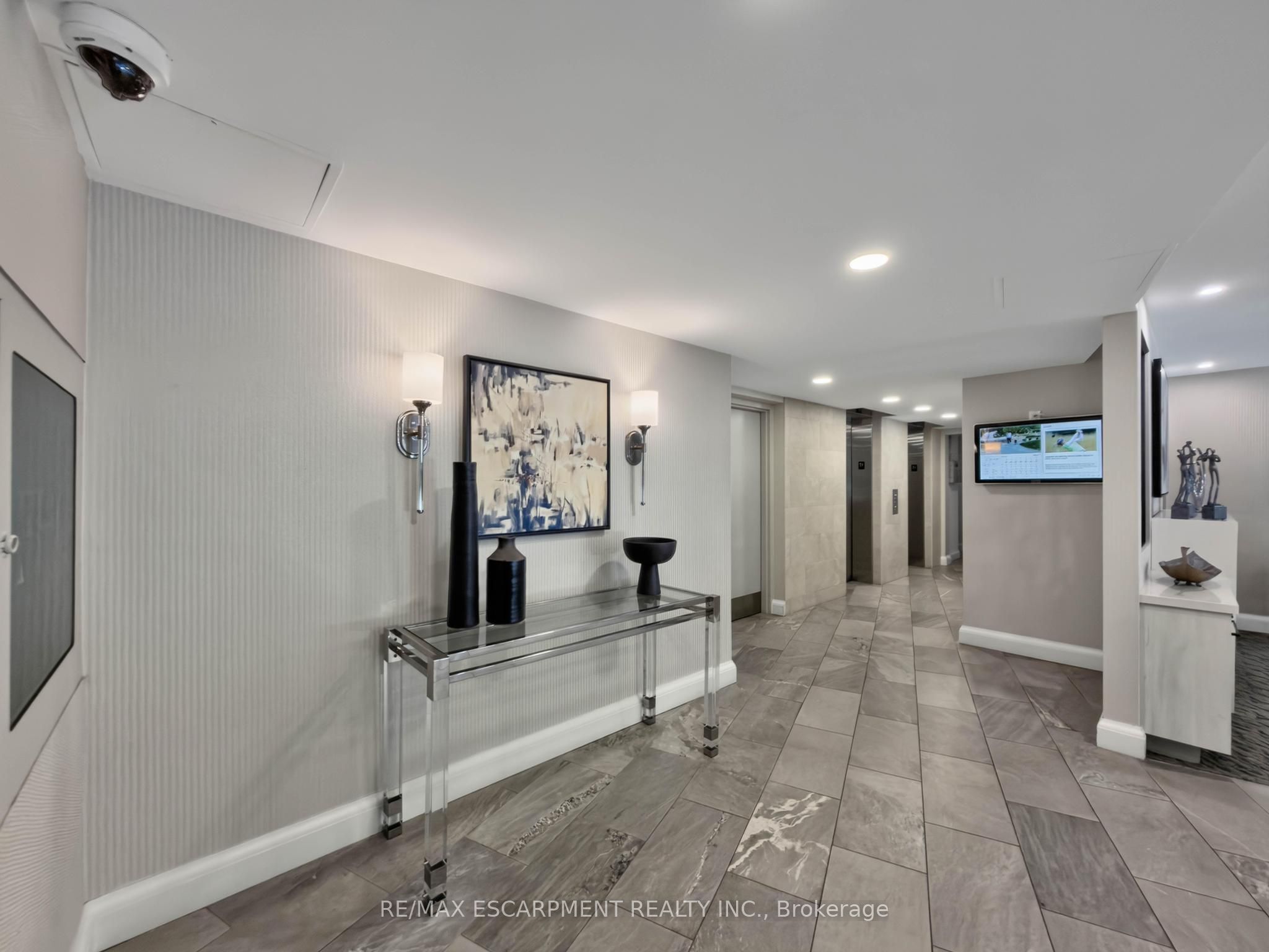 Unit 202 - 1230 Marlborough Court, Oakville 5