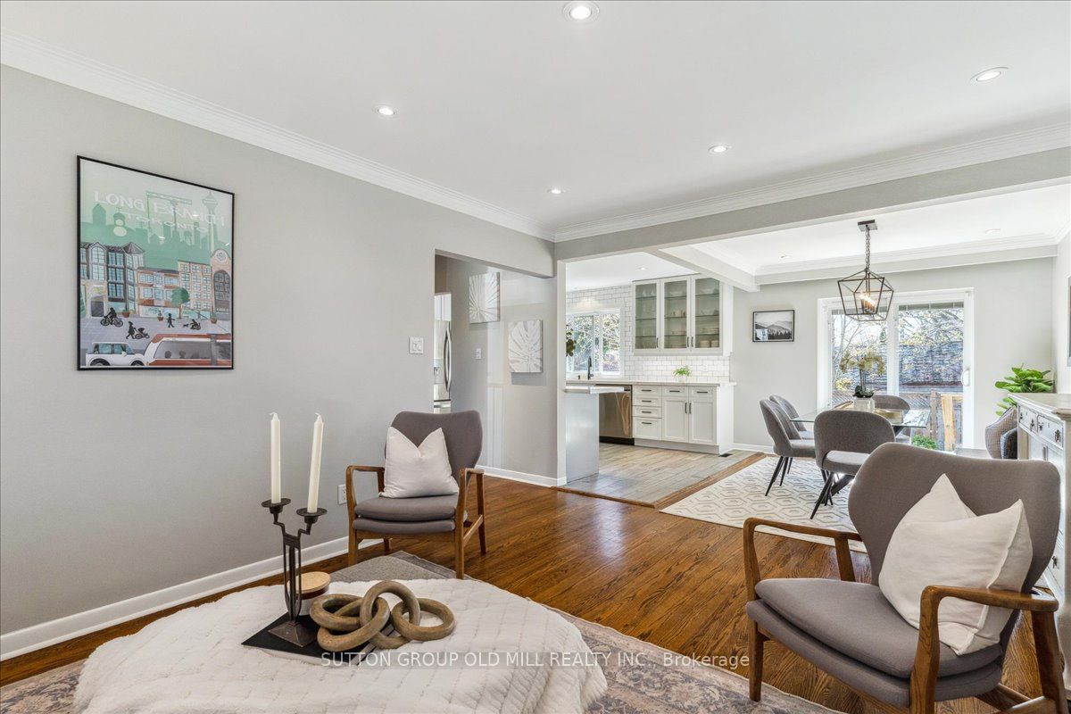 2A Elton Crescent, Etobicoke 4