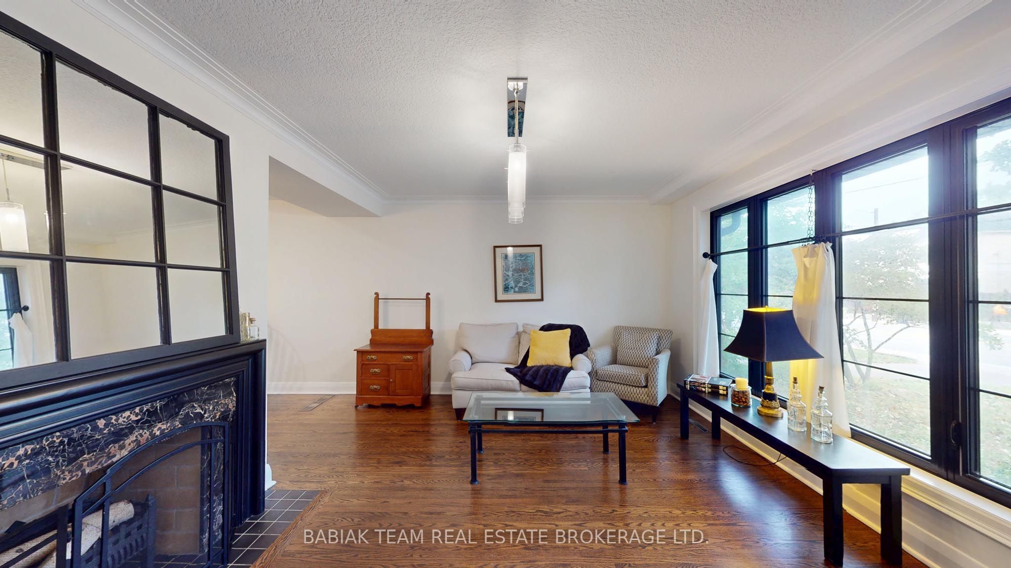 Unit Main & Upper - 90 Burnhamthorpe Road, Etobicoke 3