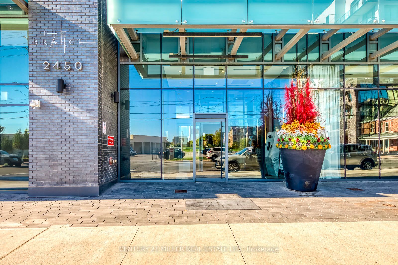 Unit 207 - 2450 Old Bronte Road, Oakville 4